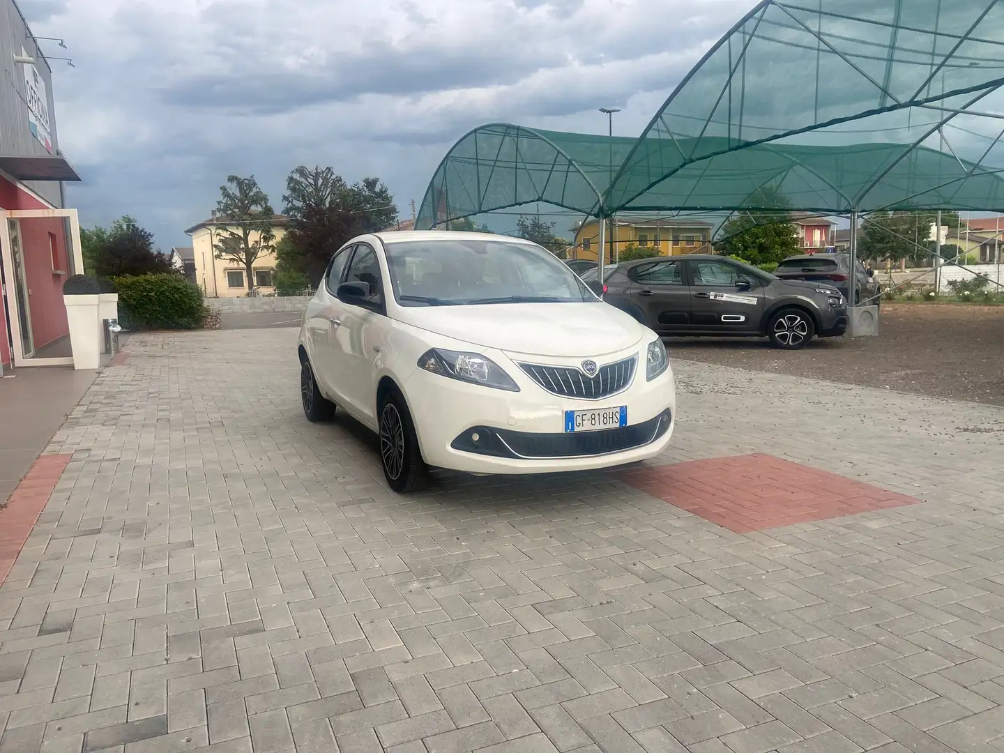 Lancia Ypsilon Ypsilon 1.0 firefly hybrid Gold s Wit - 1