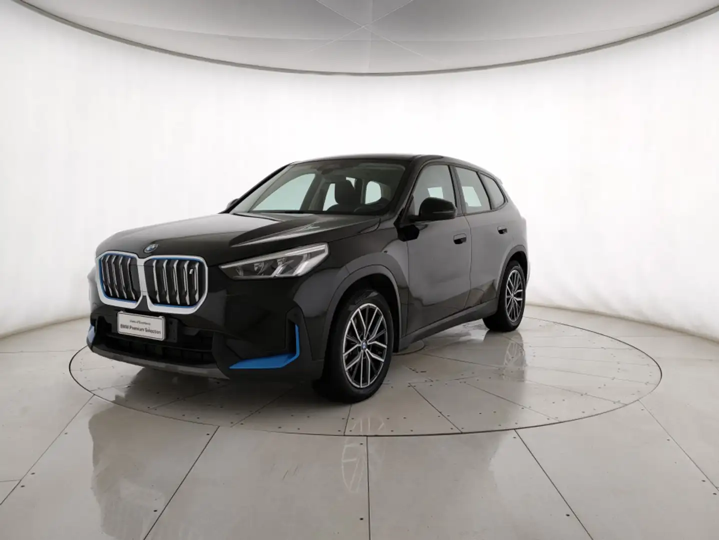 BMW X1 iX1 xdrive 30 Zwart - 1