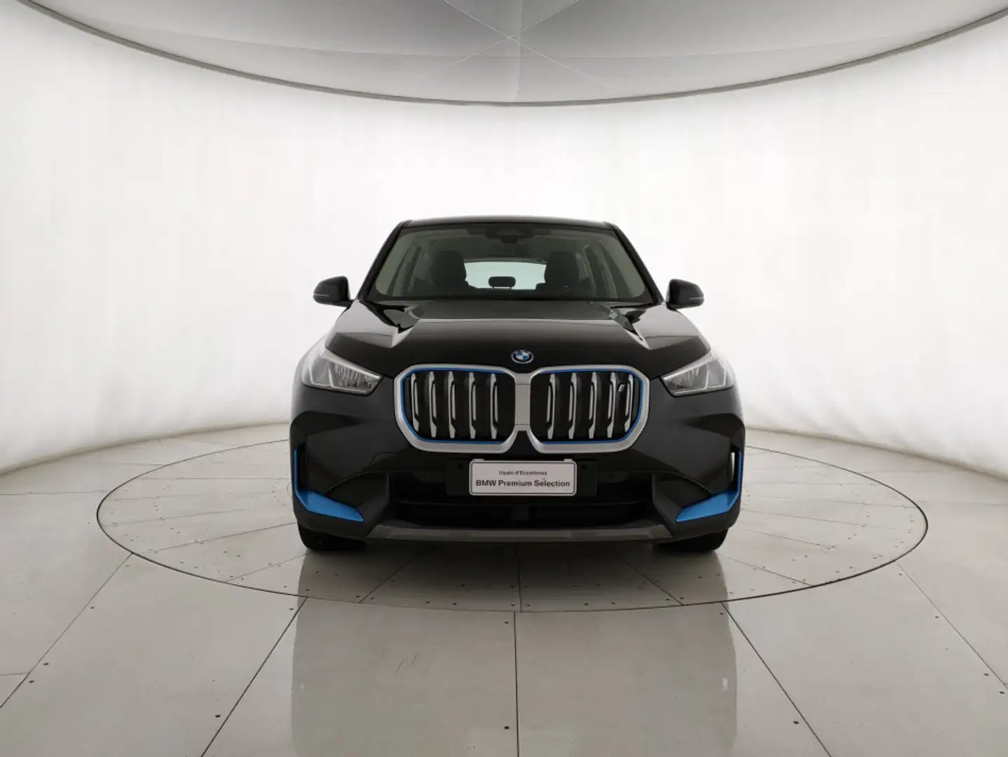 BMW X1 iX1 xdrive 30 Zwart - 2