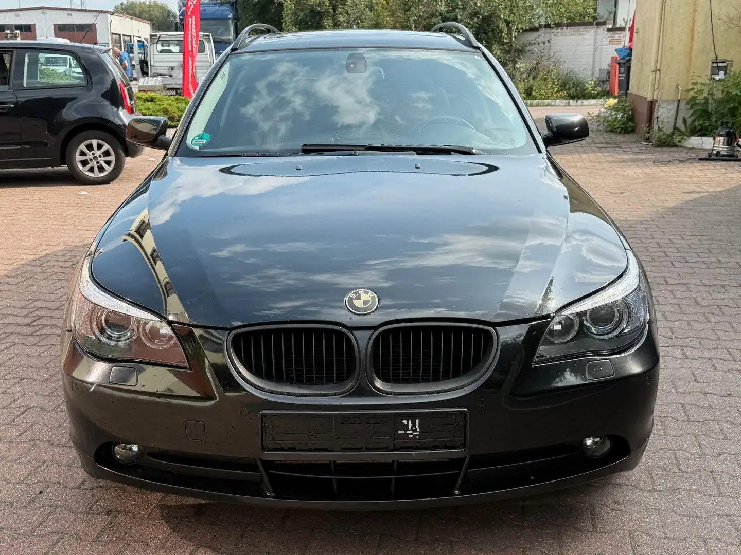 BMW 523 i A touring Schwarz - 2