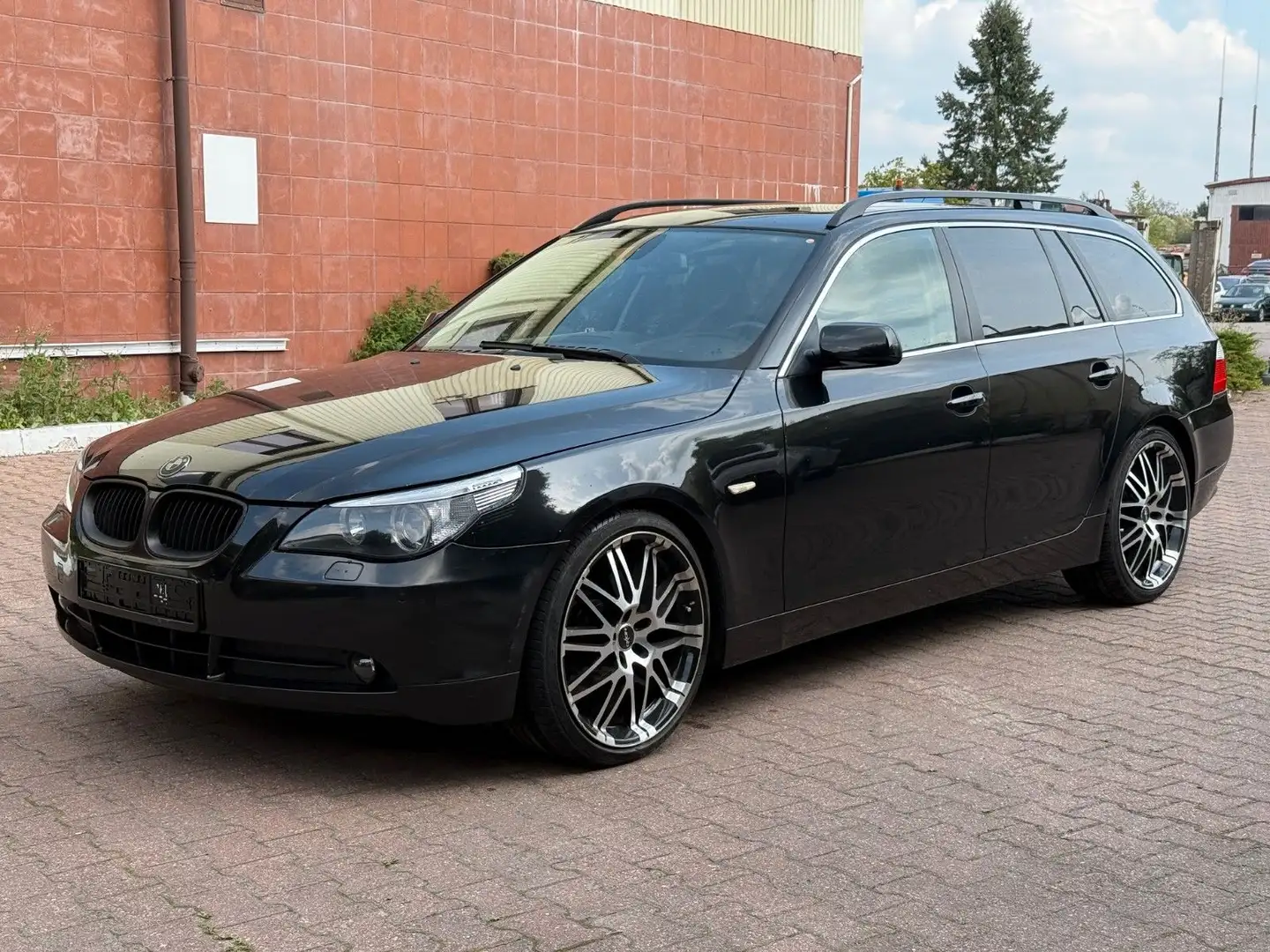 BMW 523 i A touring Schwarz - 1
