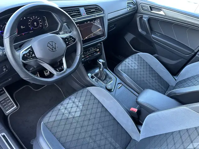 Volkswagen Tiguan Allspace view 8