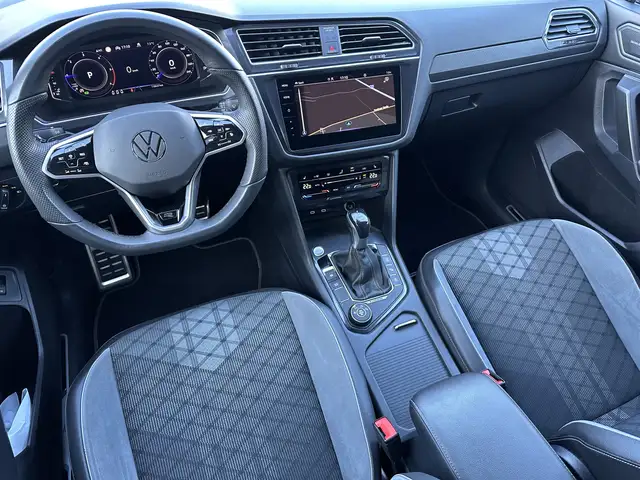 Volkswagen Tiguan Allspace view 11
