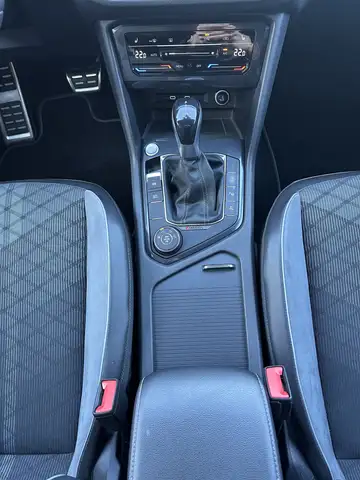 Volkswagen Tiguan Allspace view 13