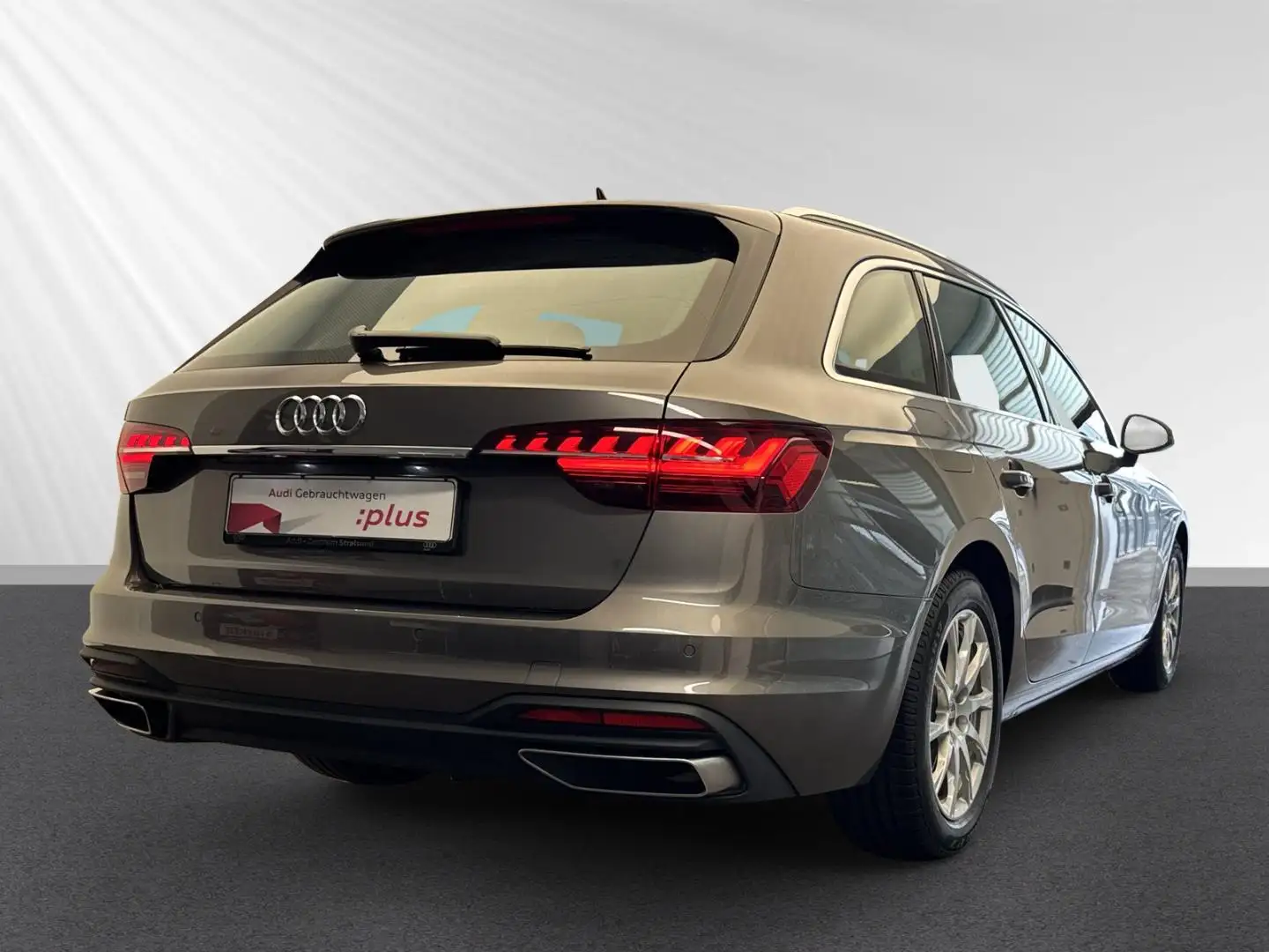 Audi A4 Avant 40 TFSI S tronic Gris - 2