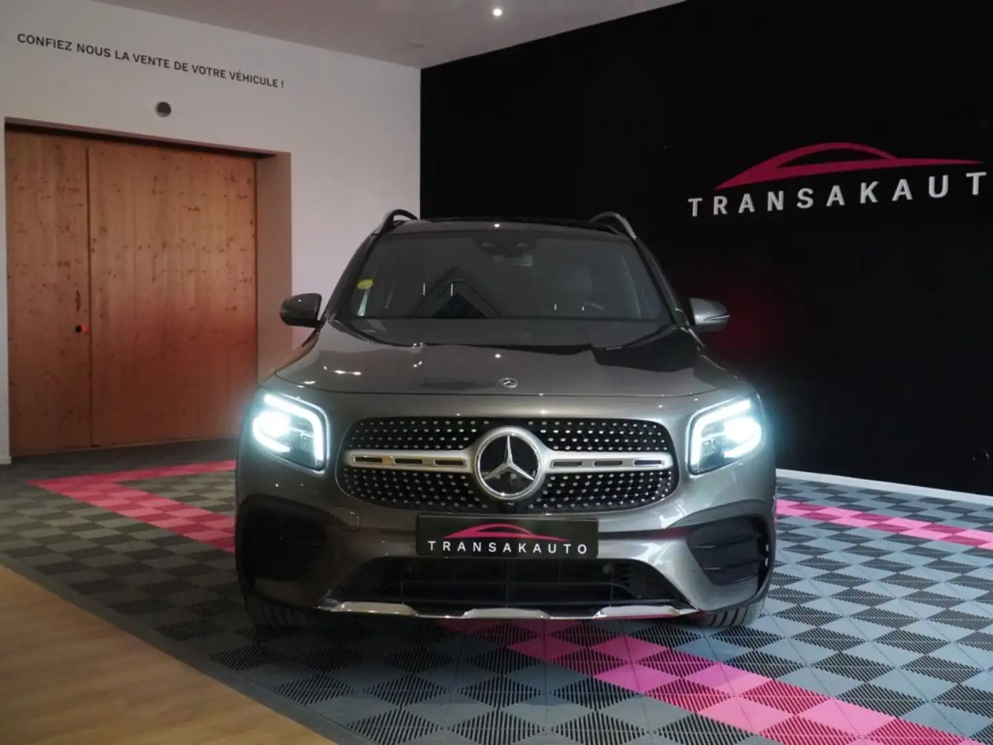 Mercedes-Benz GLB 200 200 d 8G-DCT AMG Line / SUIVI / ETAT NEUF Grijs - 2