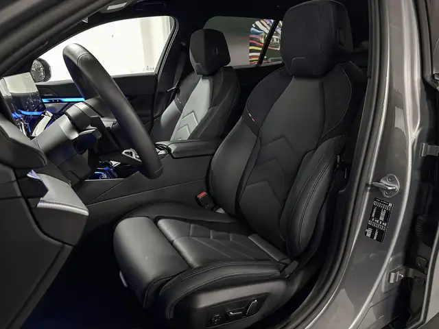 BMW 5 Series view 9