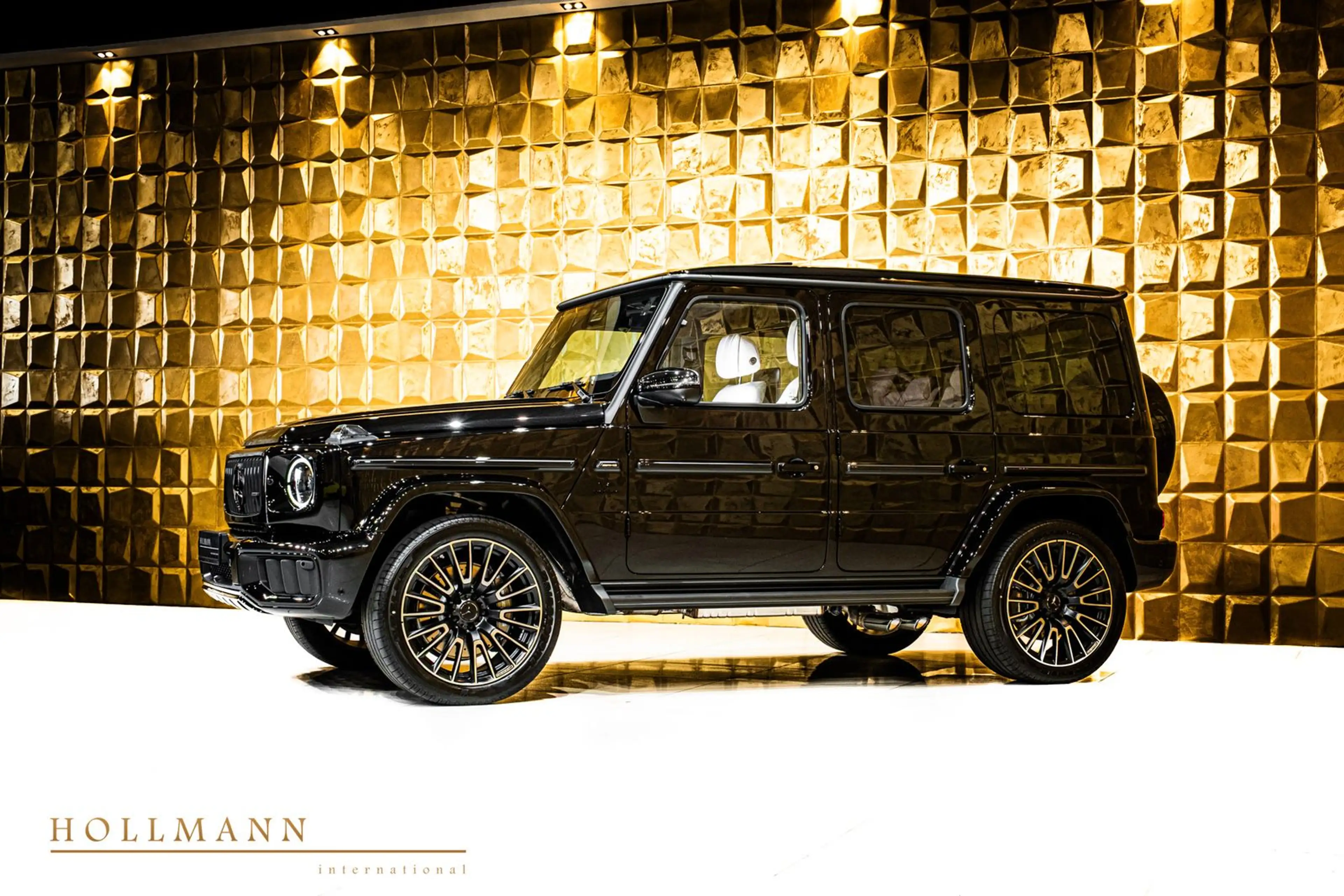 Mercedes-Benz G 63 AMG + FACELIFT + CARBON + TV + MY2027 — photo 4