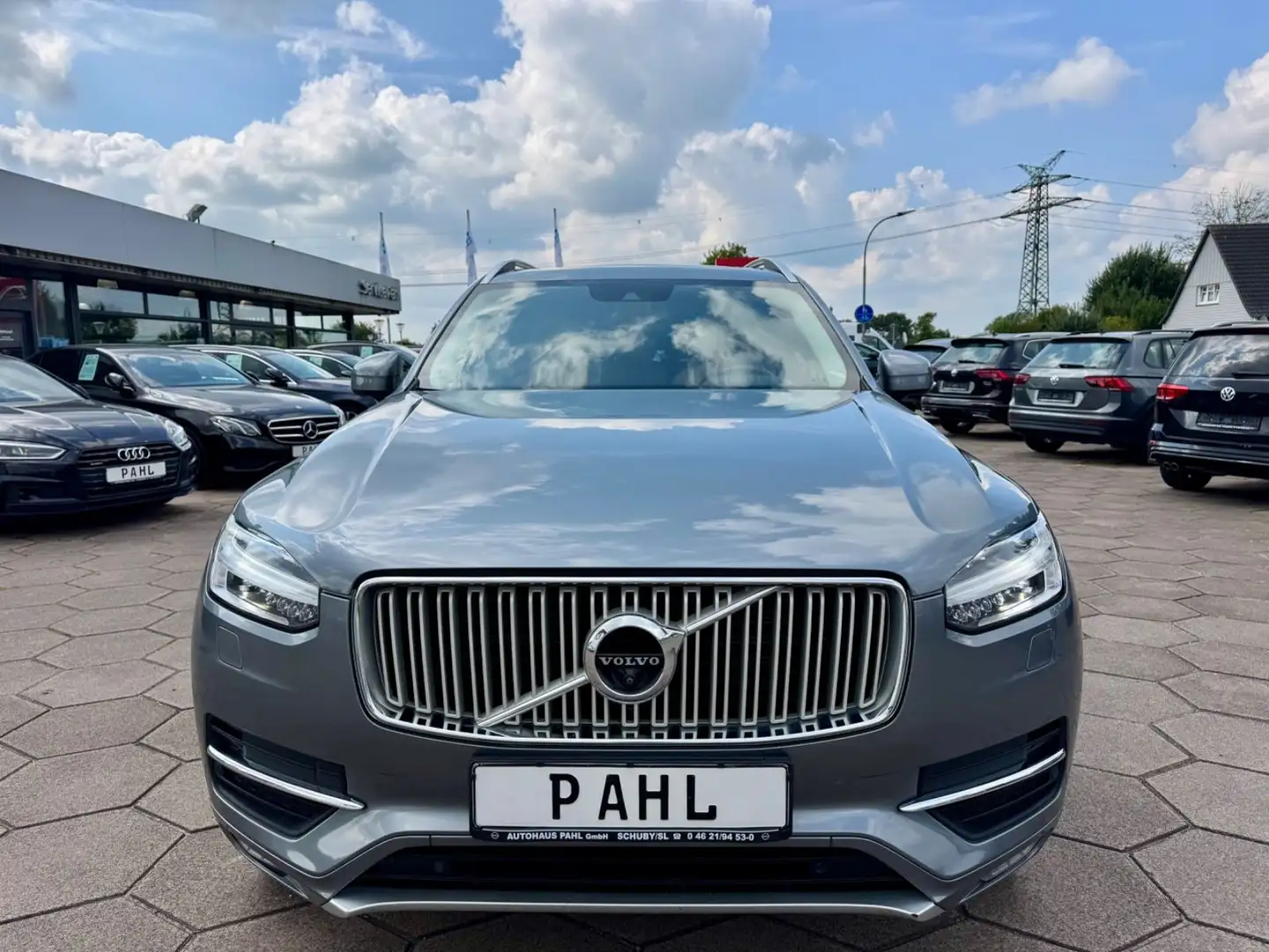 Volvo XC90 Momentum D5 AWD PANO MEMO NAVI LED 360° 7Si Gris - 2