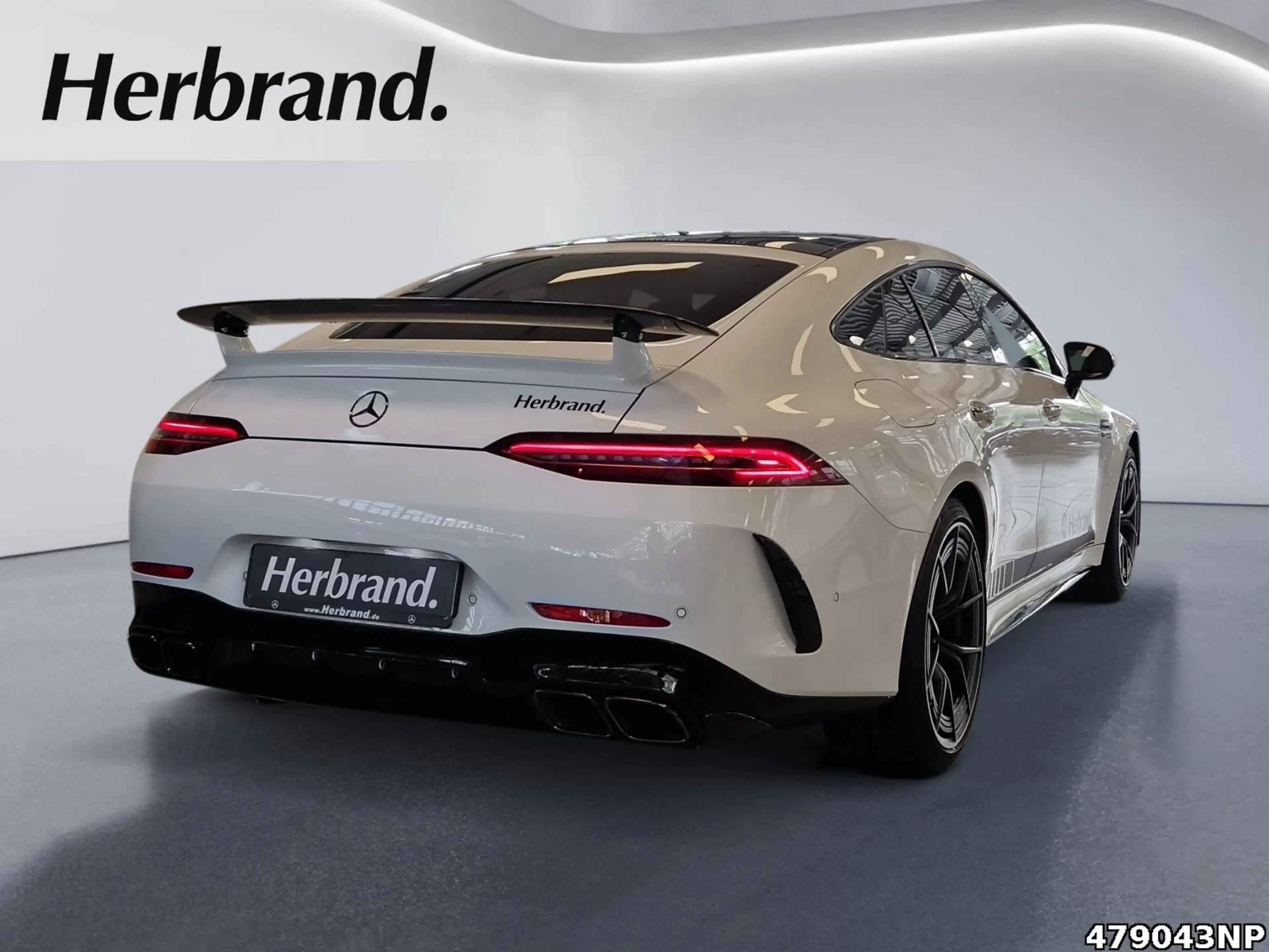 Mercedes-Benz AMG GT 63 S 4MATIC+ +PERFOM. SITZE+KERAMIK+PANO+ — photo 3