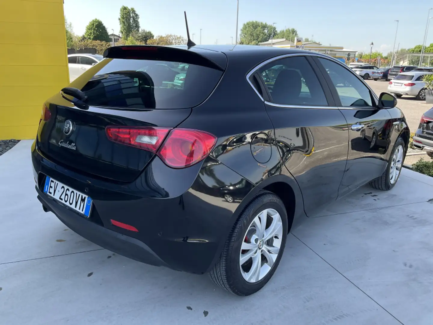 Alfa Romeo Giulietta 1.4 Turbo 120 CV GPL Distinctive Nero - 2