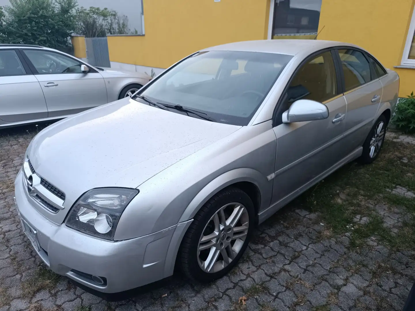 Opel Vectra 2.2 DTI Silber - 1