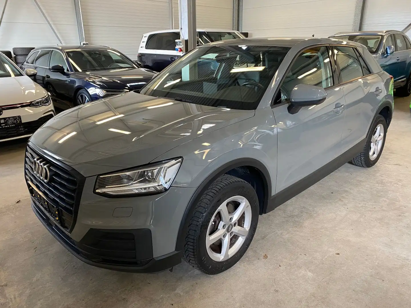 Audi Q2 30 TFSI GRA Leder Navi LED SHZ PDC VC Grau - 1