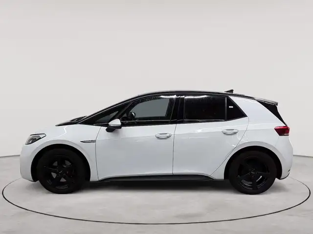 Volkswagen Id.3 view 6