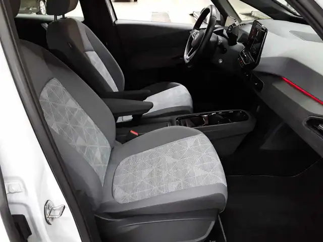 Volkswagen Id.3 view 8