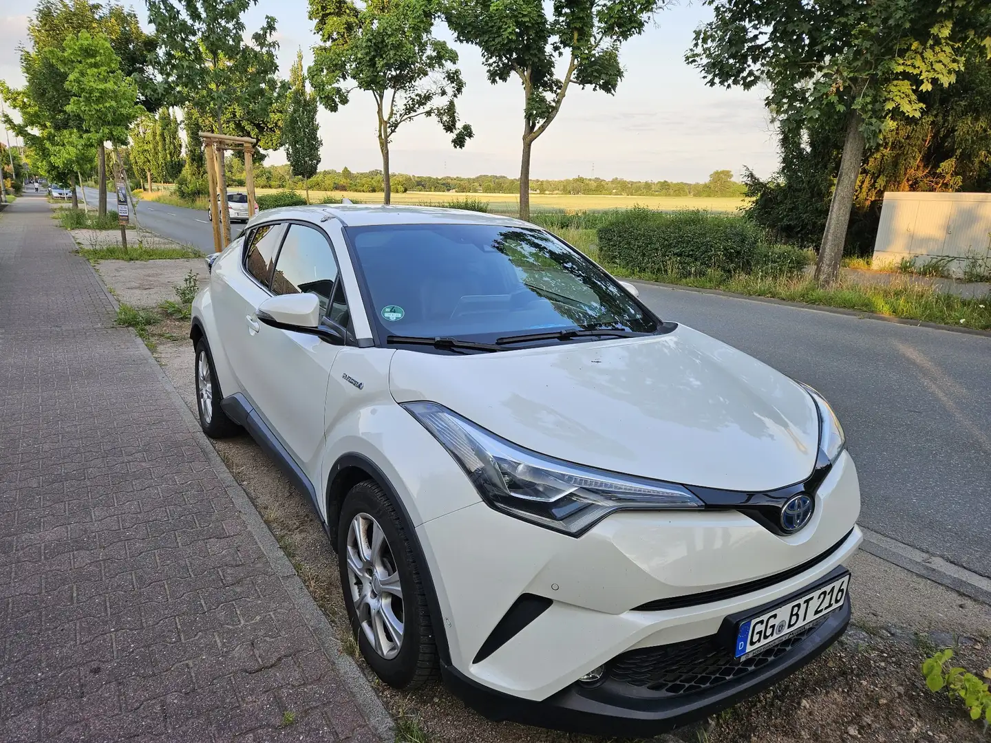 Toyota C-HR Hybrid Lounge - 2