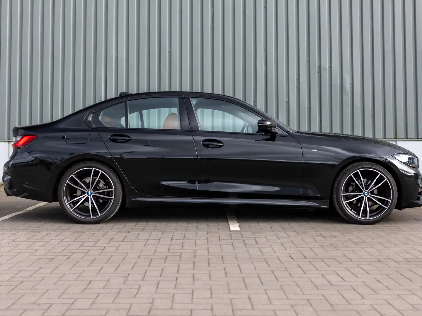 BMW 318 Business Edition Plus Zwart - 2