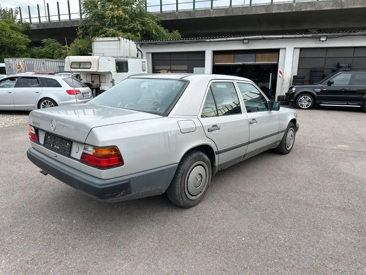 Mercedes-Benz 260 E Klima Tüv 08.27 Oldtimer, foto 6