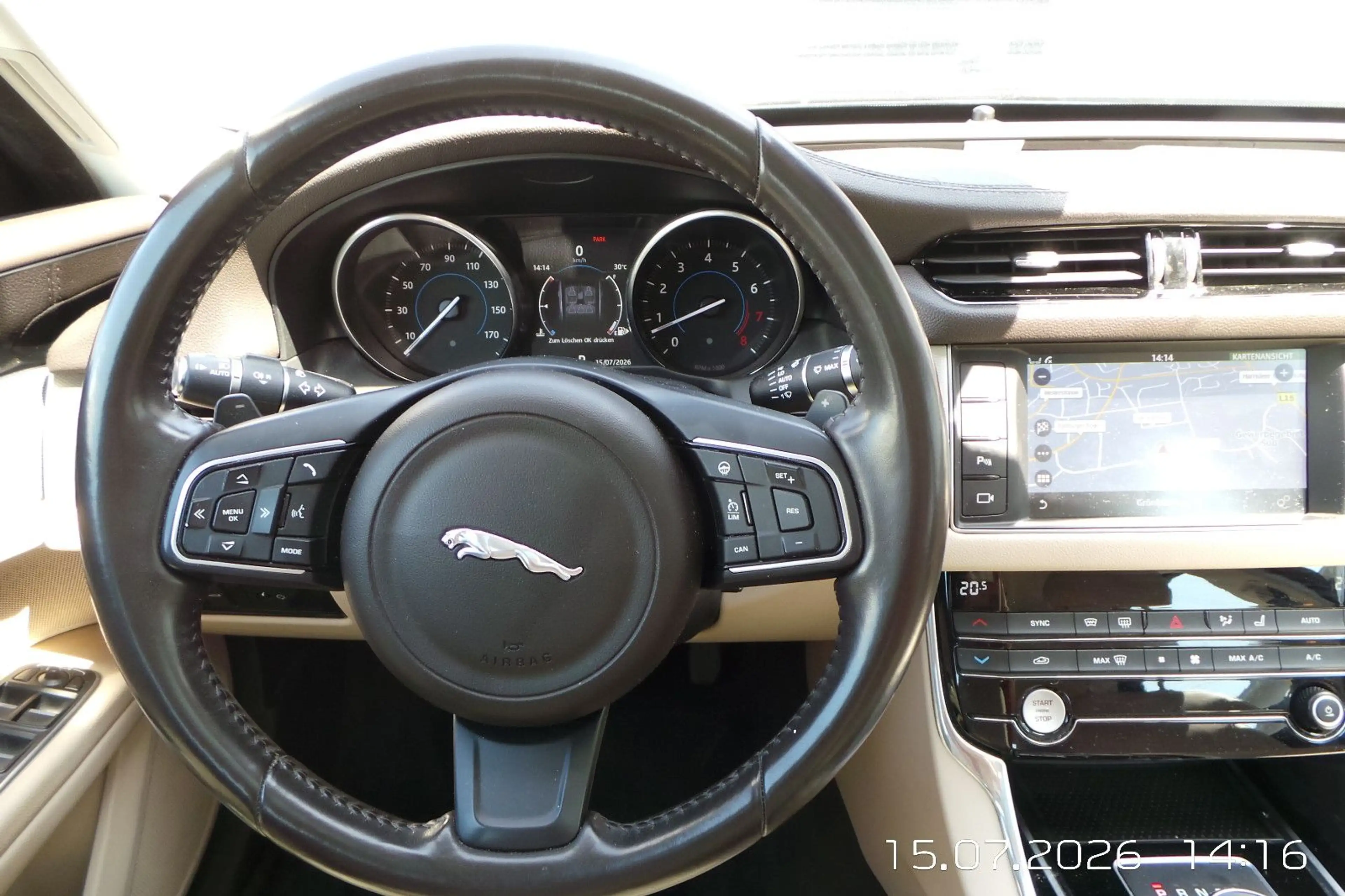 Jaguar XF Portfolio AWD 35t PANO,LED,LEDER,CAM — photo 20