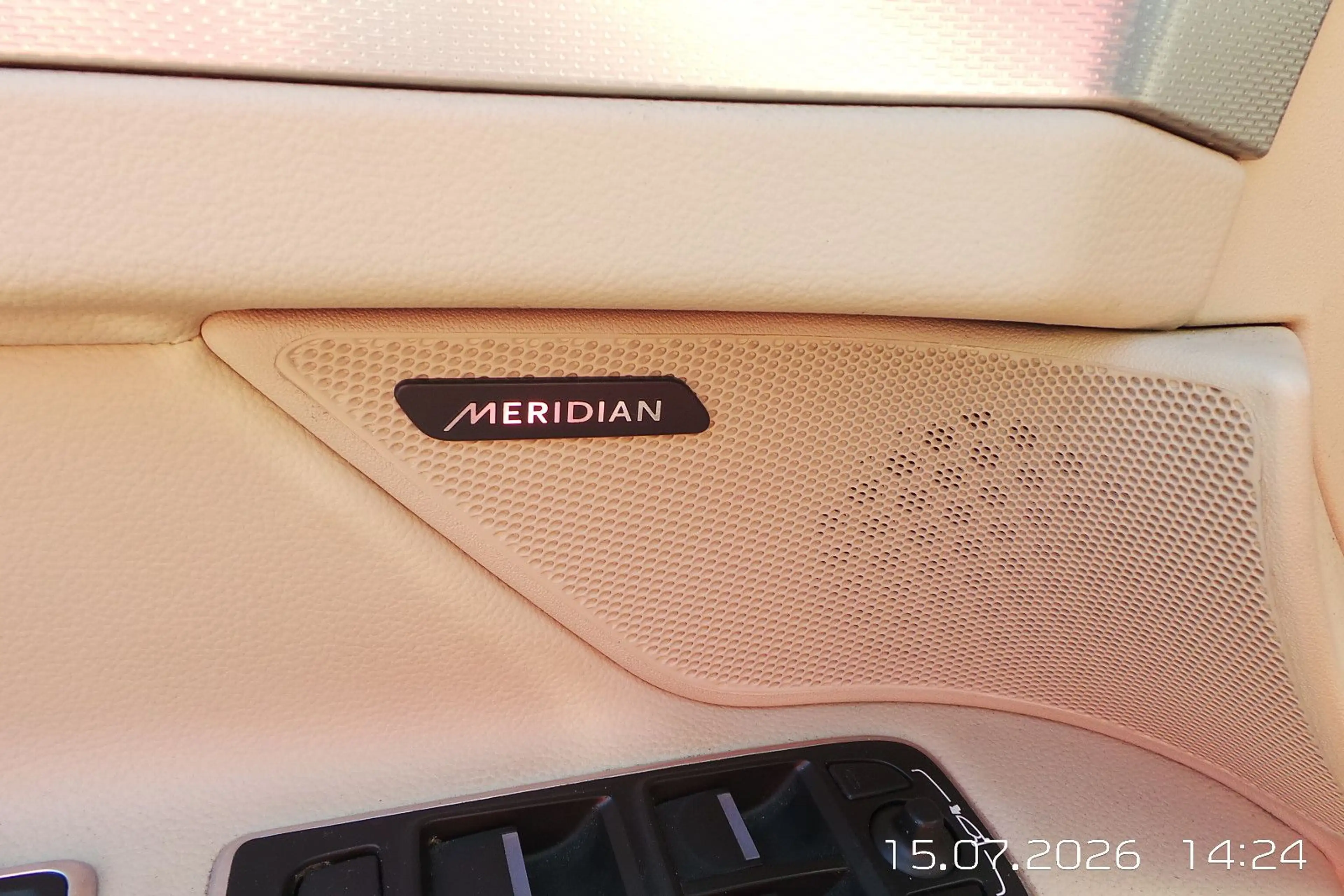 Jaguar XF Portfolio AWD 35t PANO,LED,LEDER,CAM — photo 17