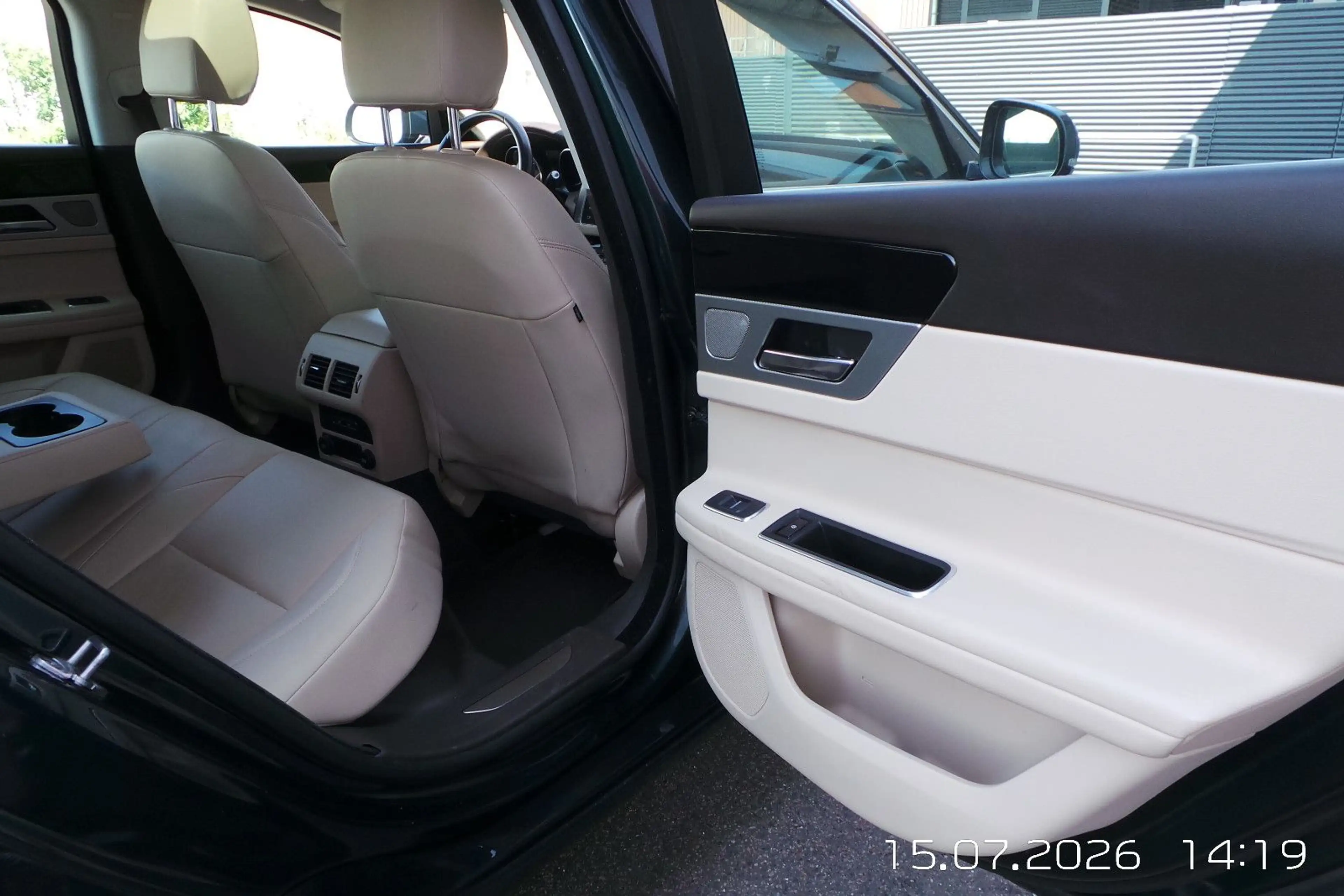 Jaguar XF Portfolio AWD 35t PANO,LED,LEDER,CAM — photo 38