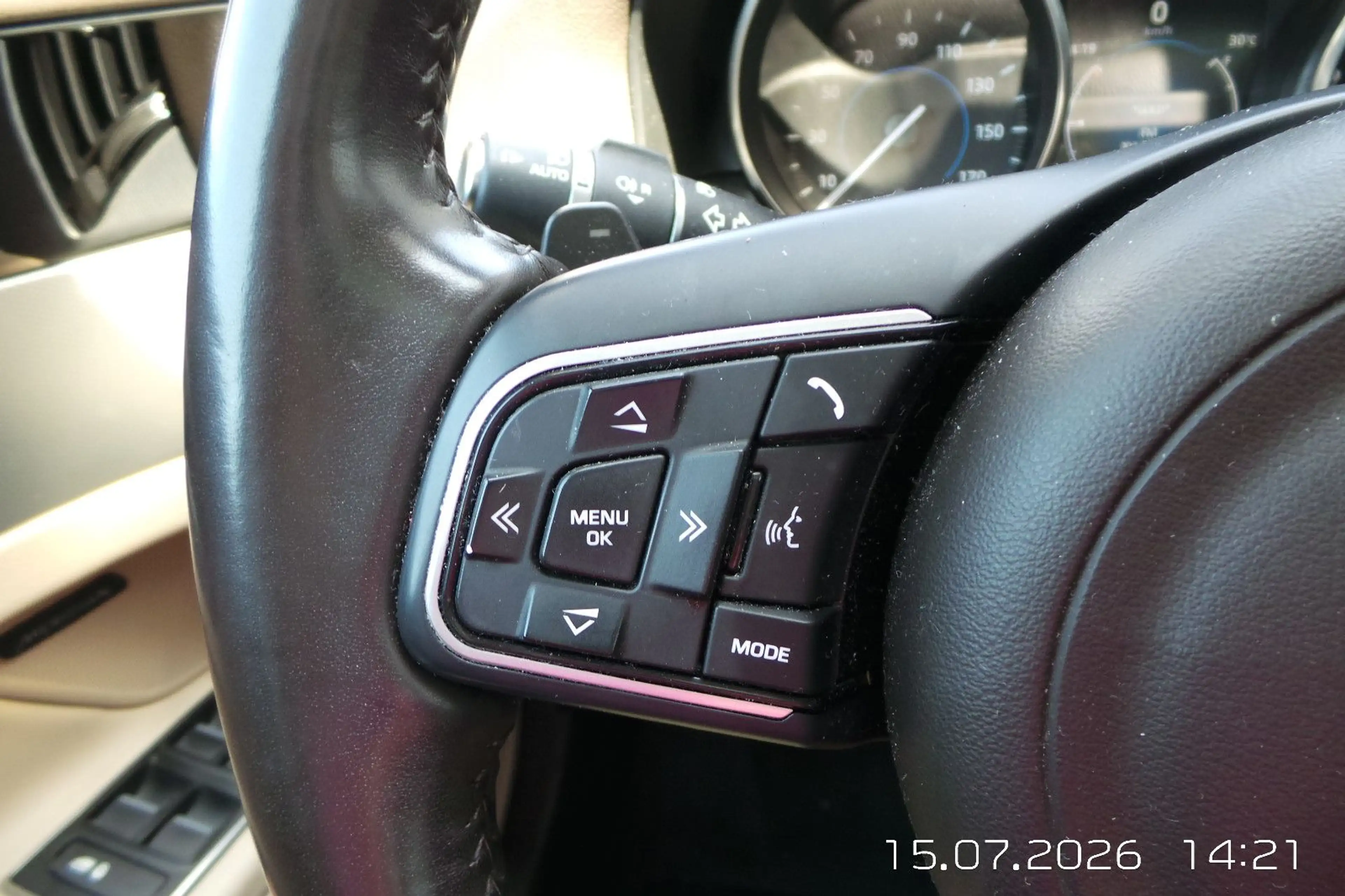 Jaguar XF Portfolio AWD 35t PANO,LED,LEDER,CAM — photo 22