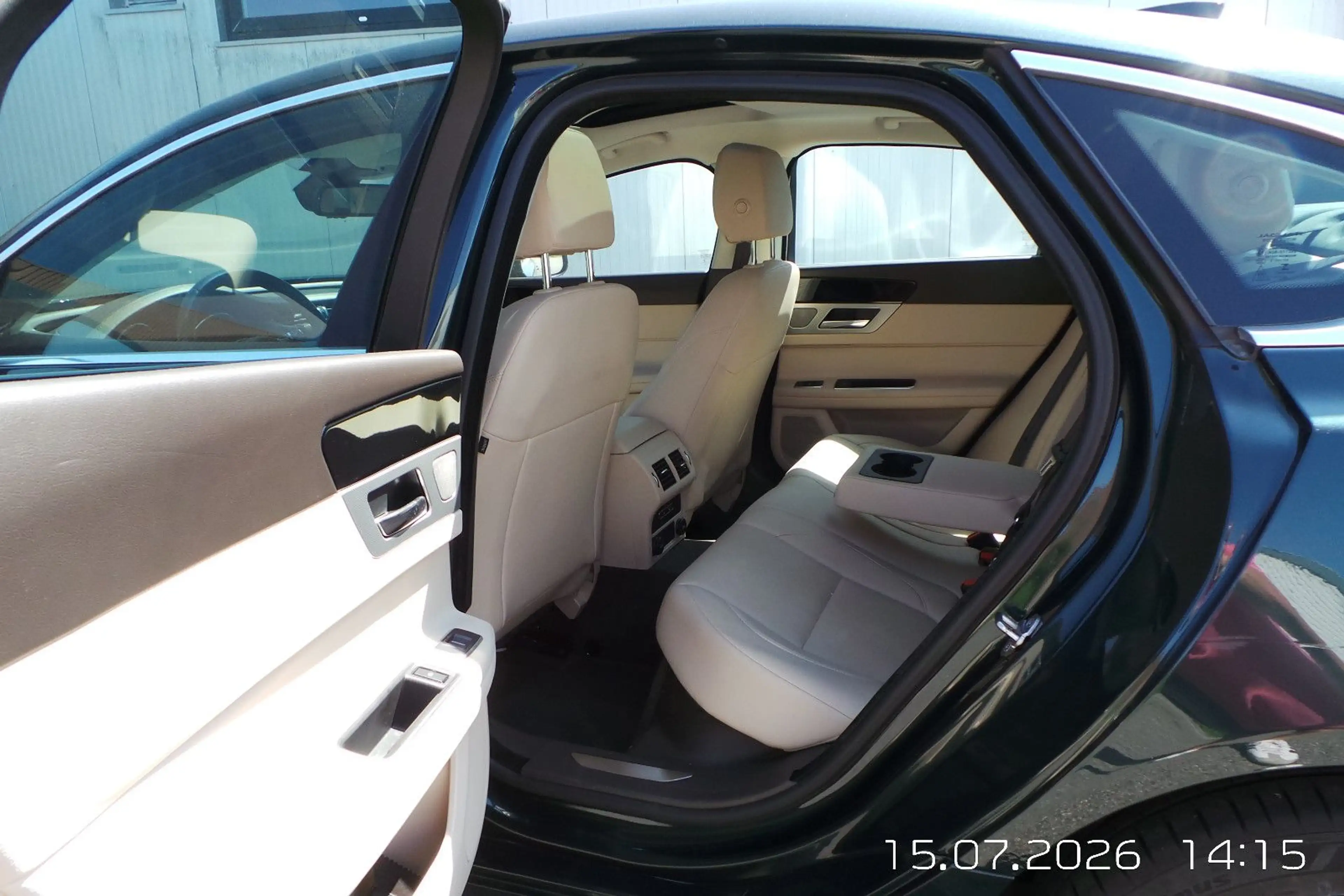 Jaguar XF Portfolio AWD 35t PANO,LED,LEDER,CAM — photo 32