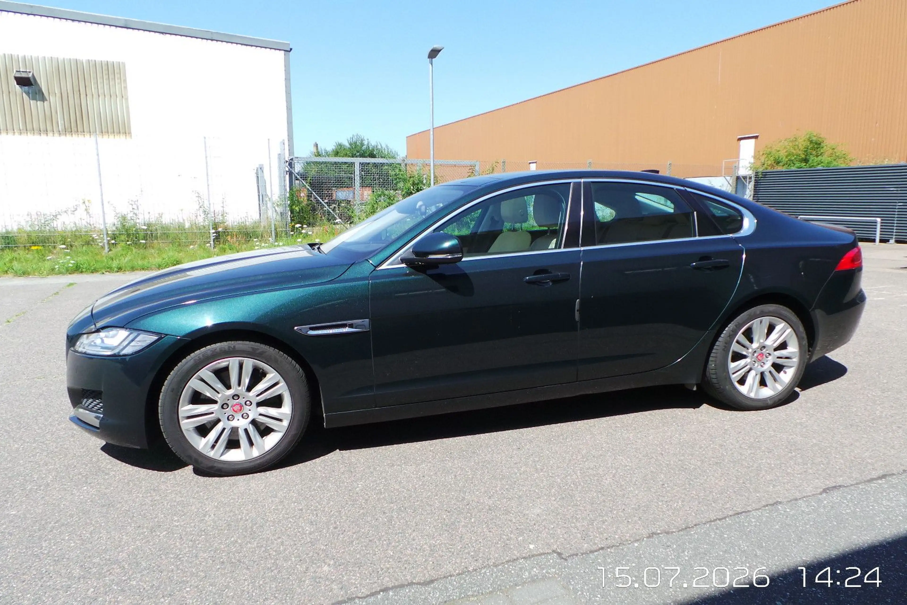 Jaguar XF Portfolio AWD 35t PANO,LED,LEDER,CAM — photo 3