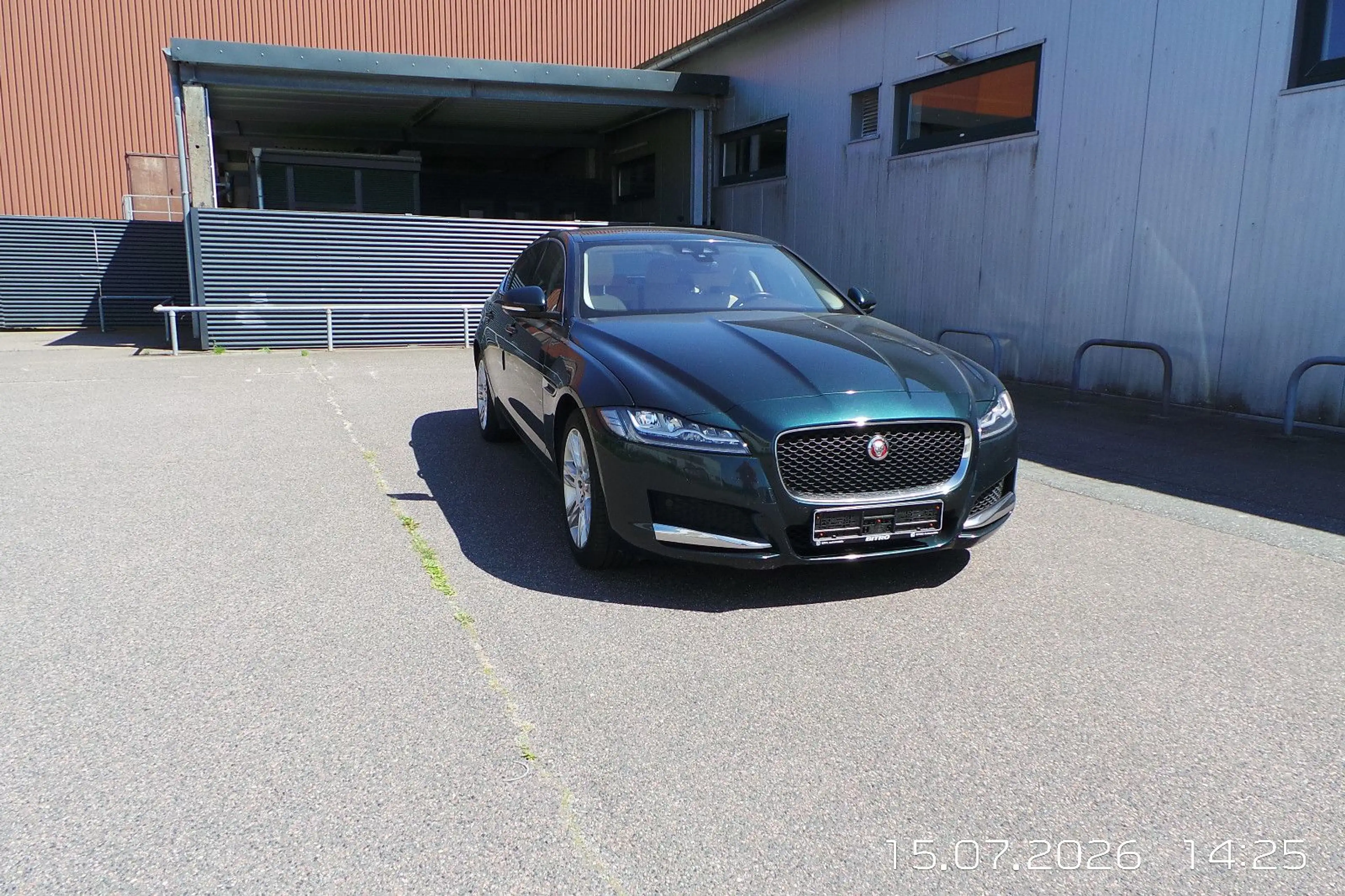 Jaguar XF Portfolio AWD 35t PANO,LED,LEDER,CAM — photo 4