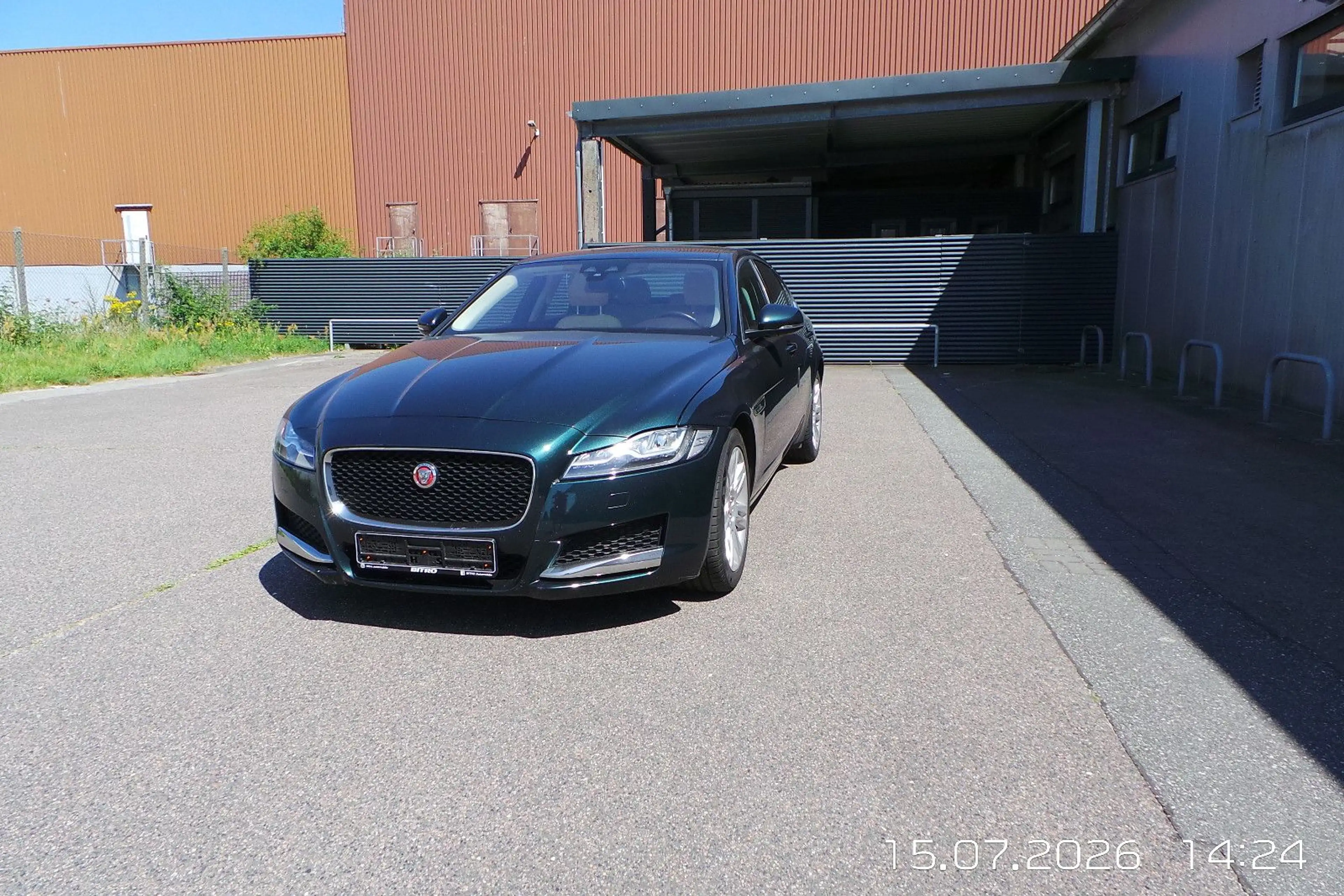 Jaguar XF Portfolio AWD 35t PANO,LED,LEDER,CAM — photo 2