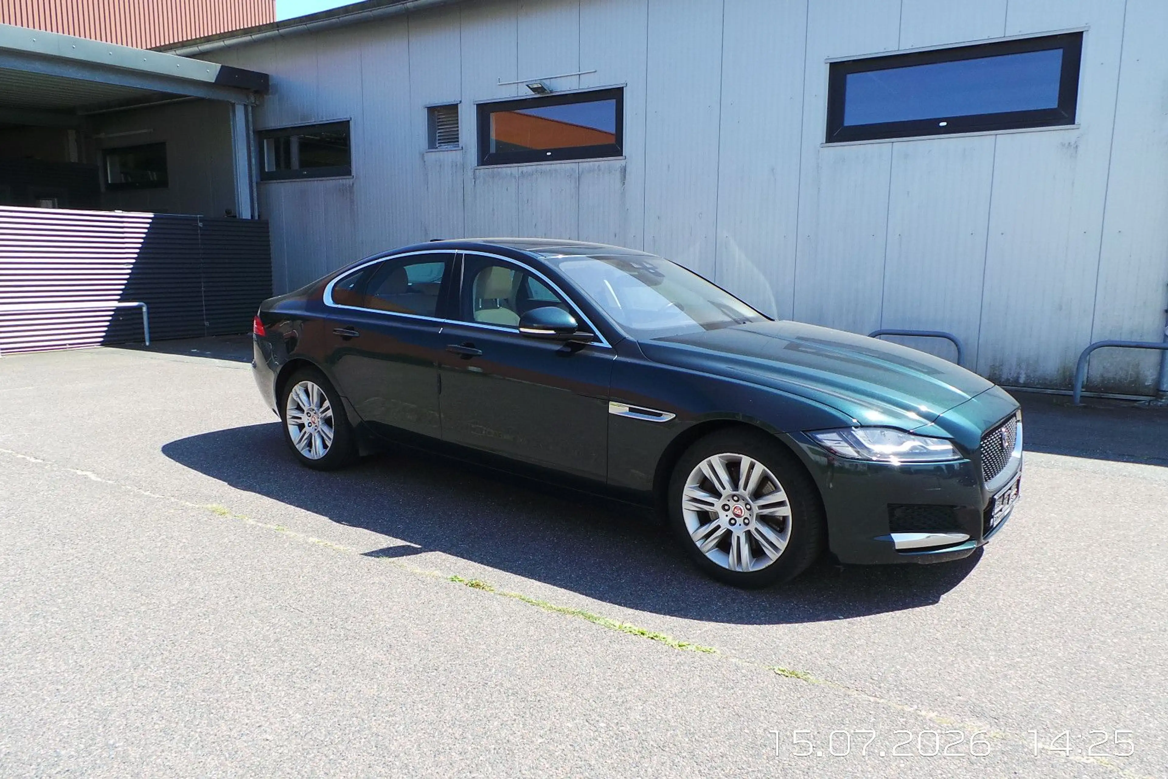 Jaguar XF Portfolio AWD 35t PANO,LED,LEDER,CAM — photo 8