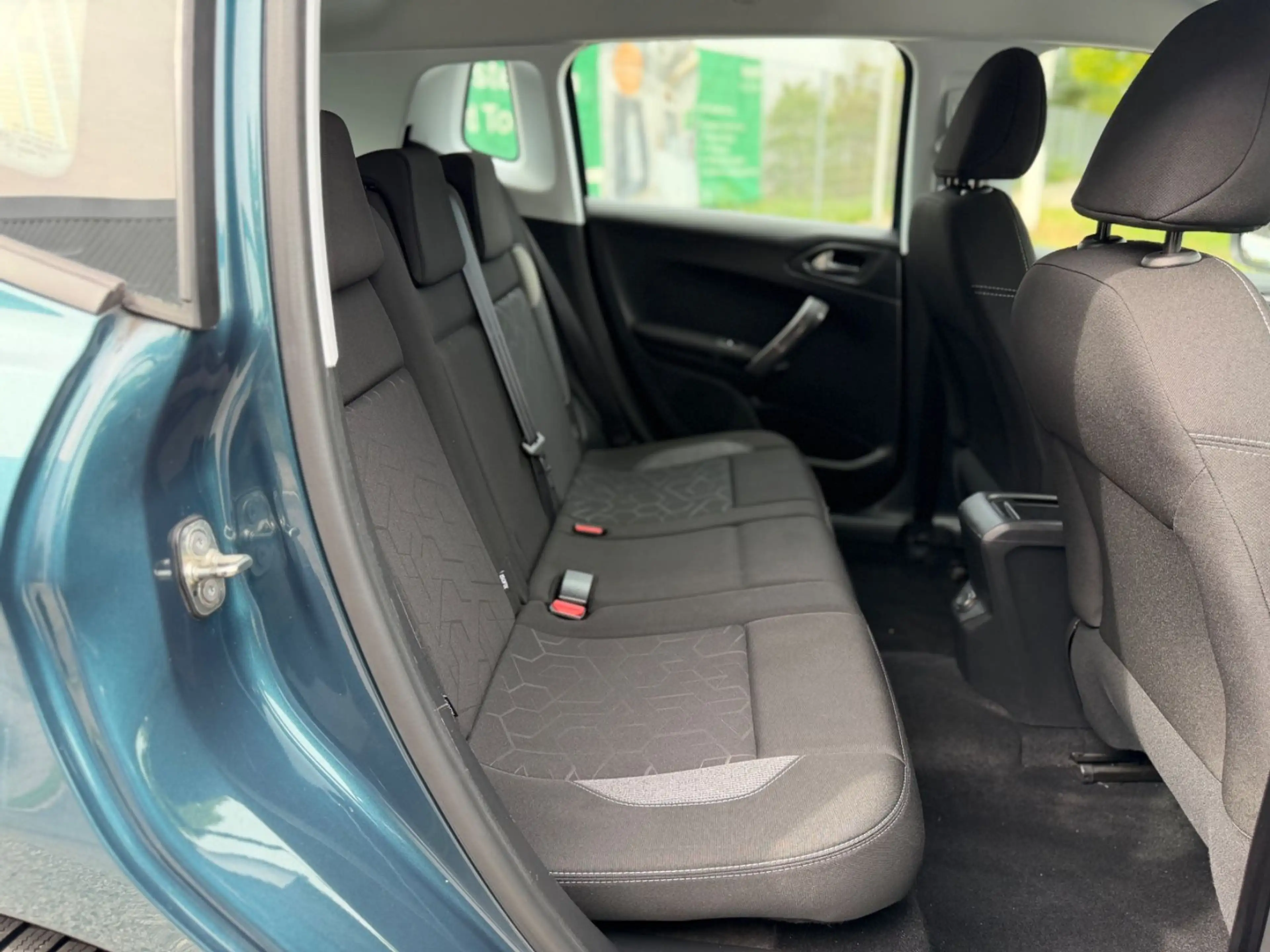 Peugeot 2008 Allure*LED*Automatik*TüvNEU* — photo 13