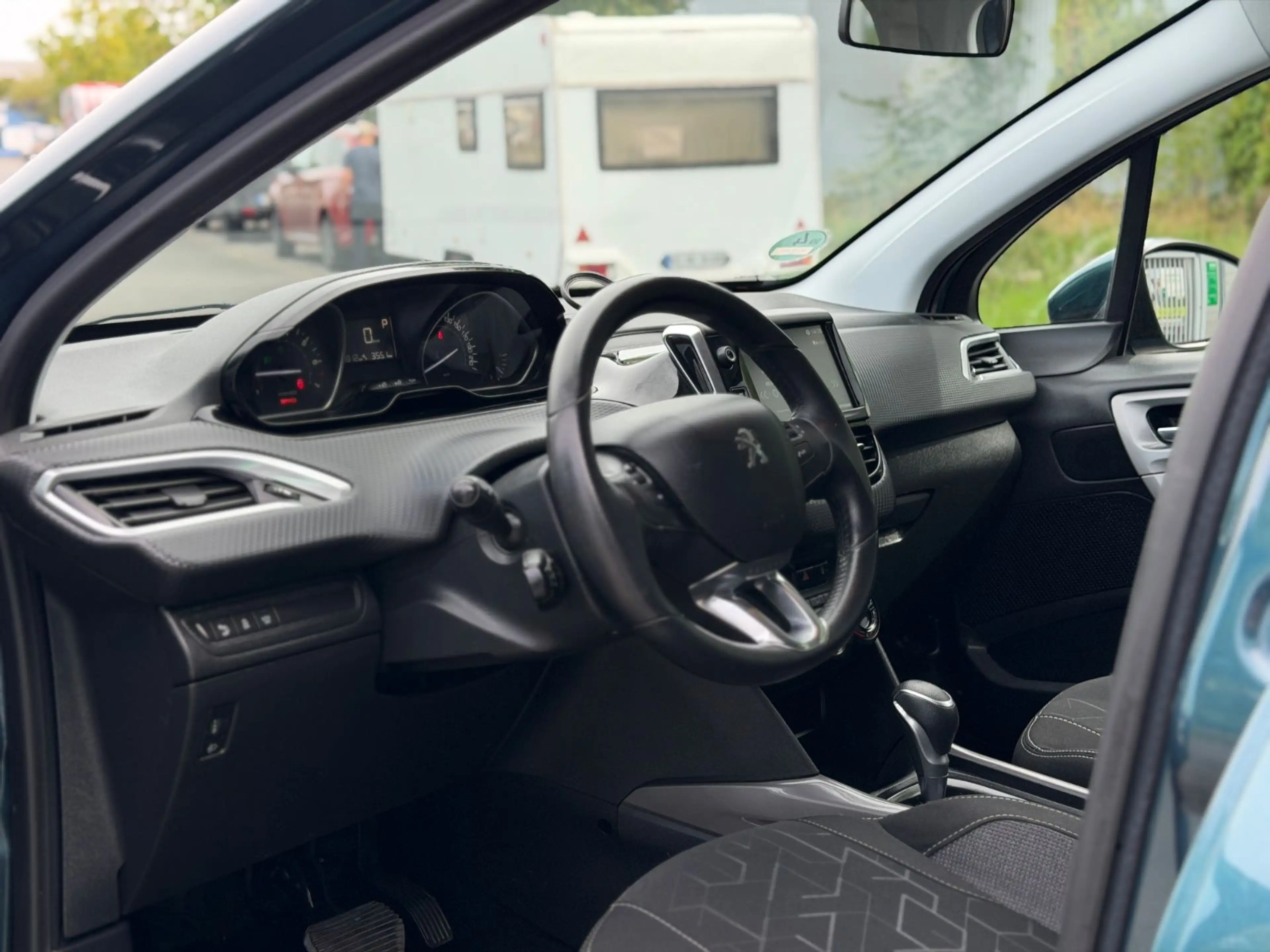 Peugeot 2008 Allure*LED*Automatik*TüvNEU* — photo 9