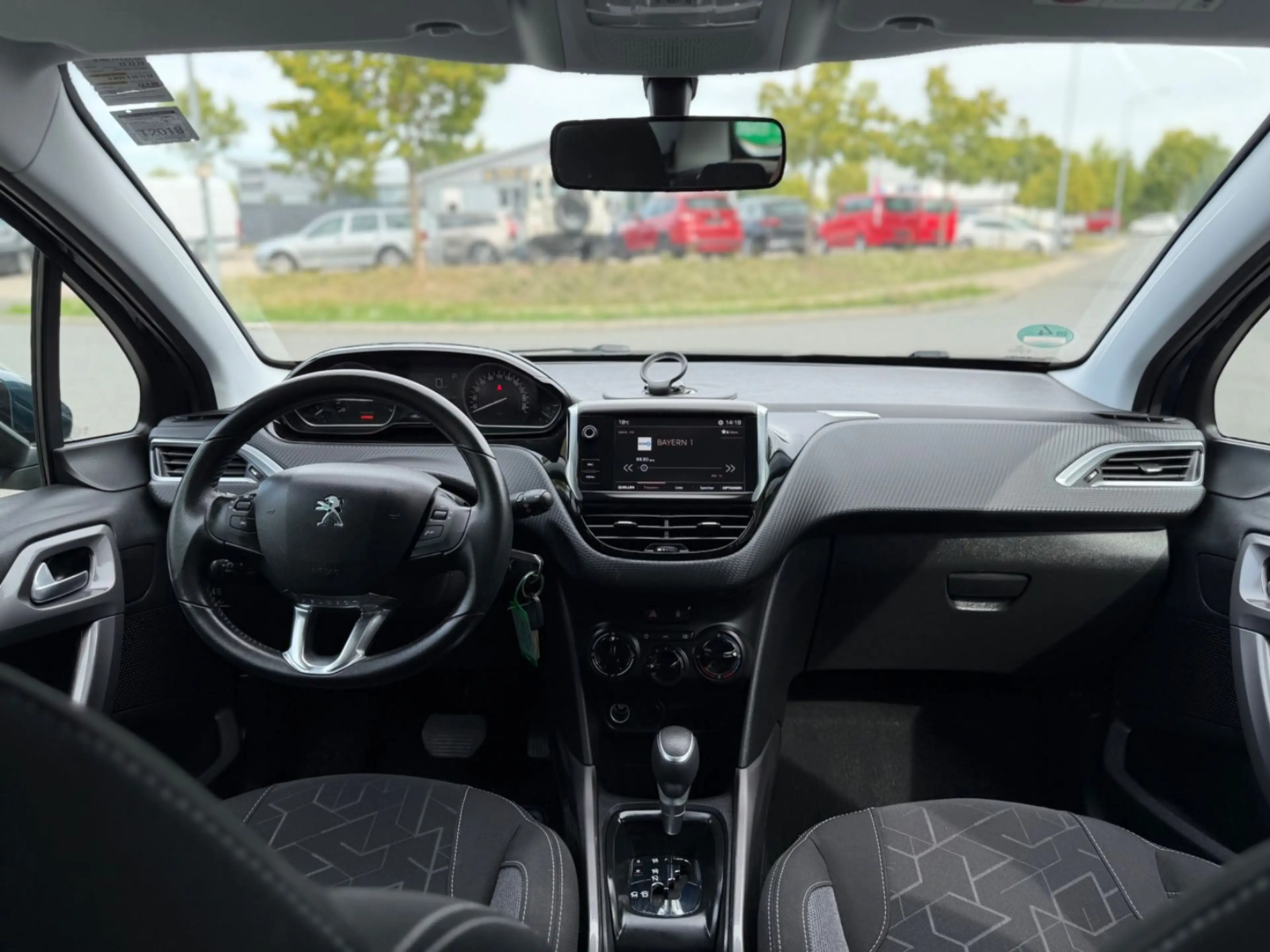 Peugeot 2008 Allure*LED*Automatik*TüvNEU* — photo 11