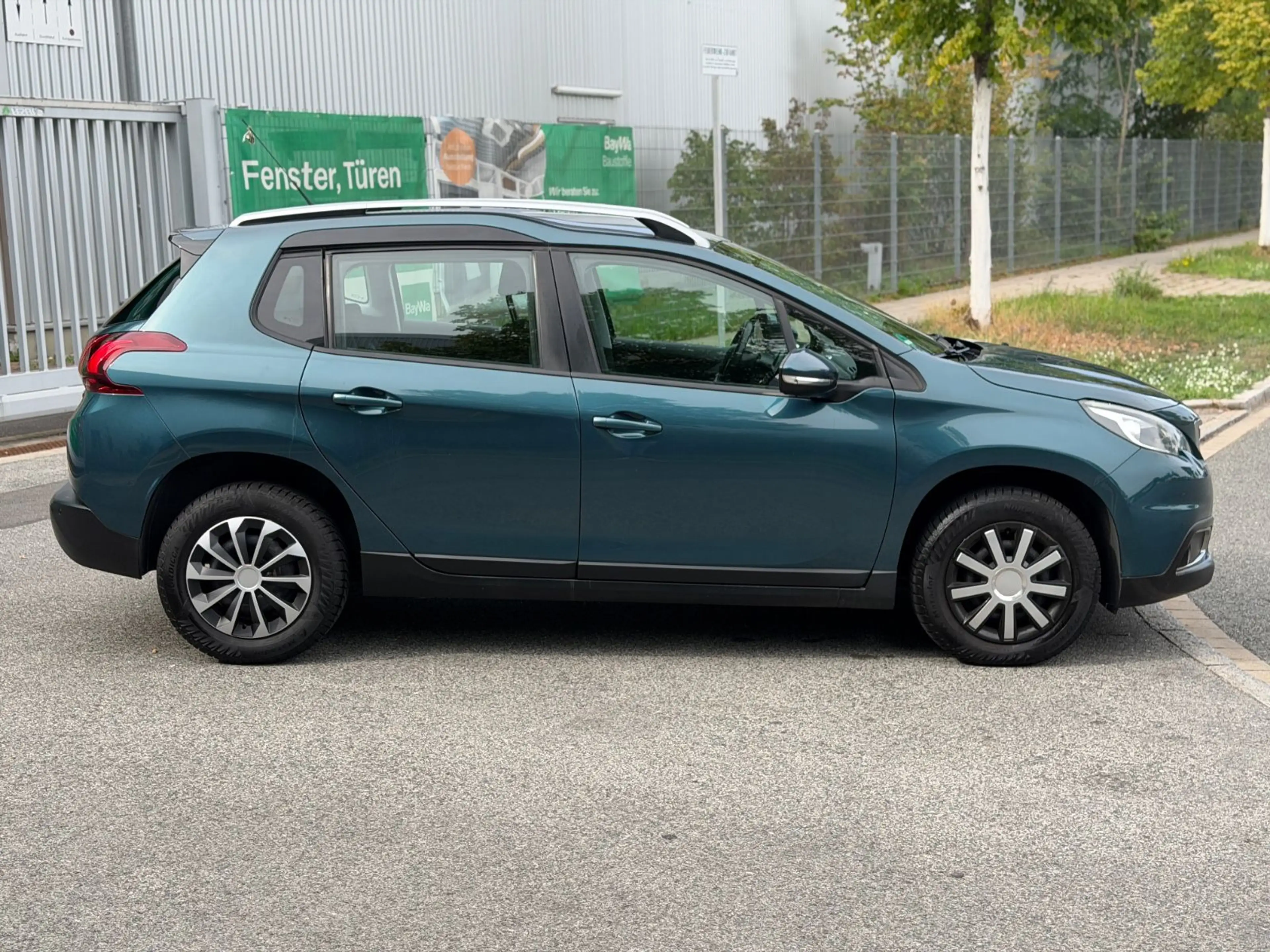 Peugeot 2008 Allure*LED*Automatik*TüvNEU* — photo 4