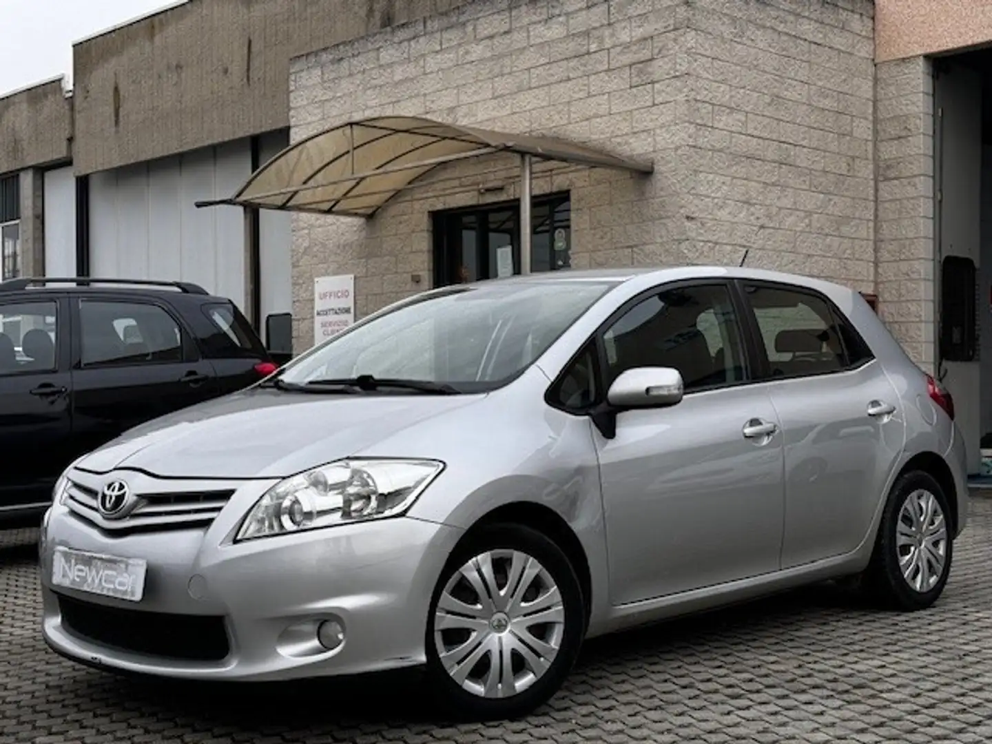 Toyota Auris 1.3 5 porte Active Argent - 1