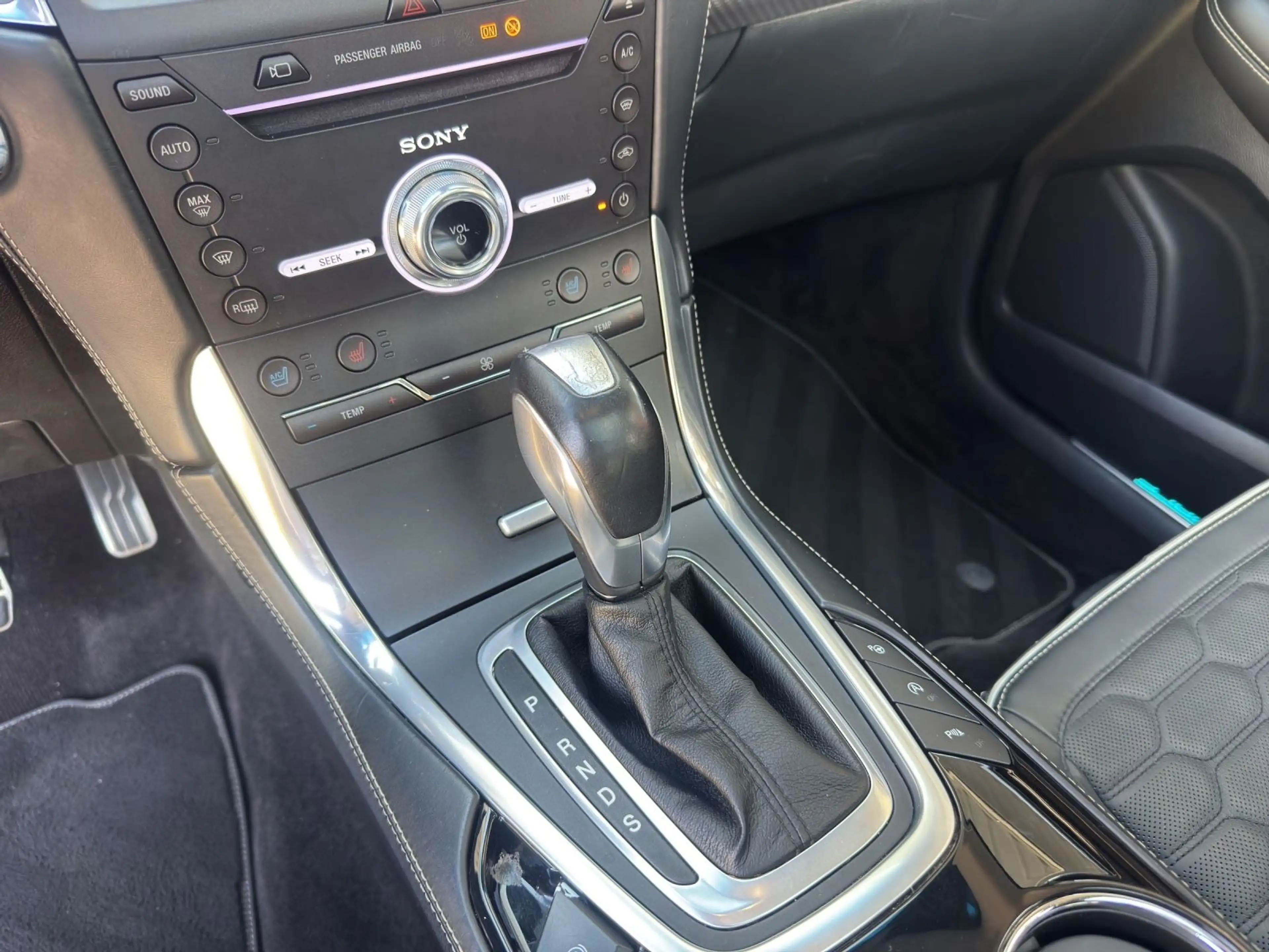Ford Edge Vignale 4x4 LED+Sitzhzg+Sitzlüftung — photo 14