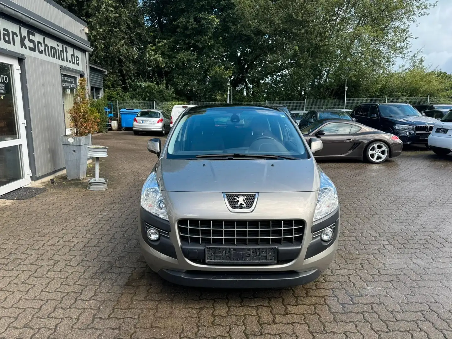 Peugeot 3008 1-HAND°AHK°NAVI°SZHG°PANO°TEMPO°ZR-GEMACHT! Grau - 2