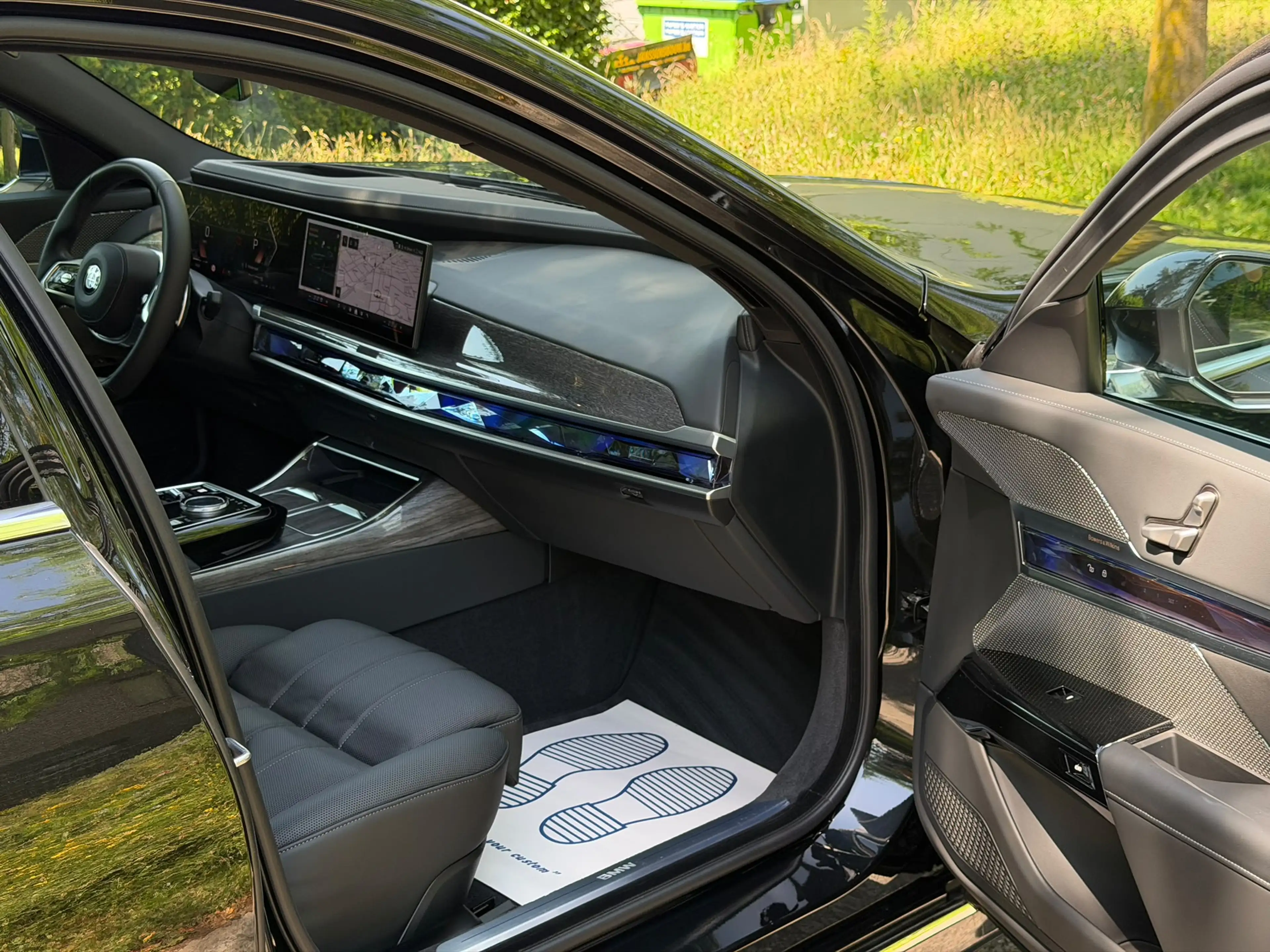 BMW 740 740 dXAS*HUD*B&W*PANO* — photo 9