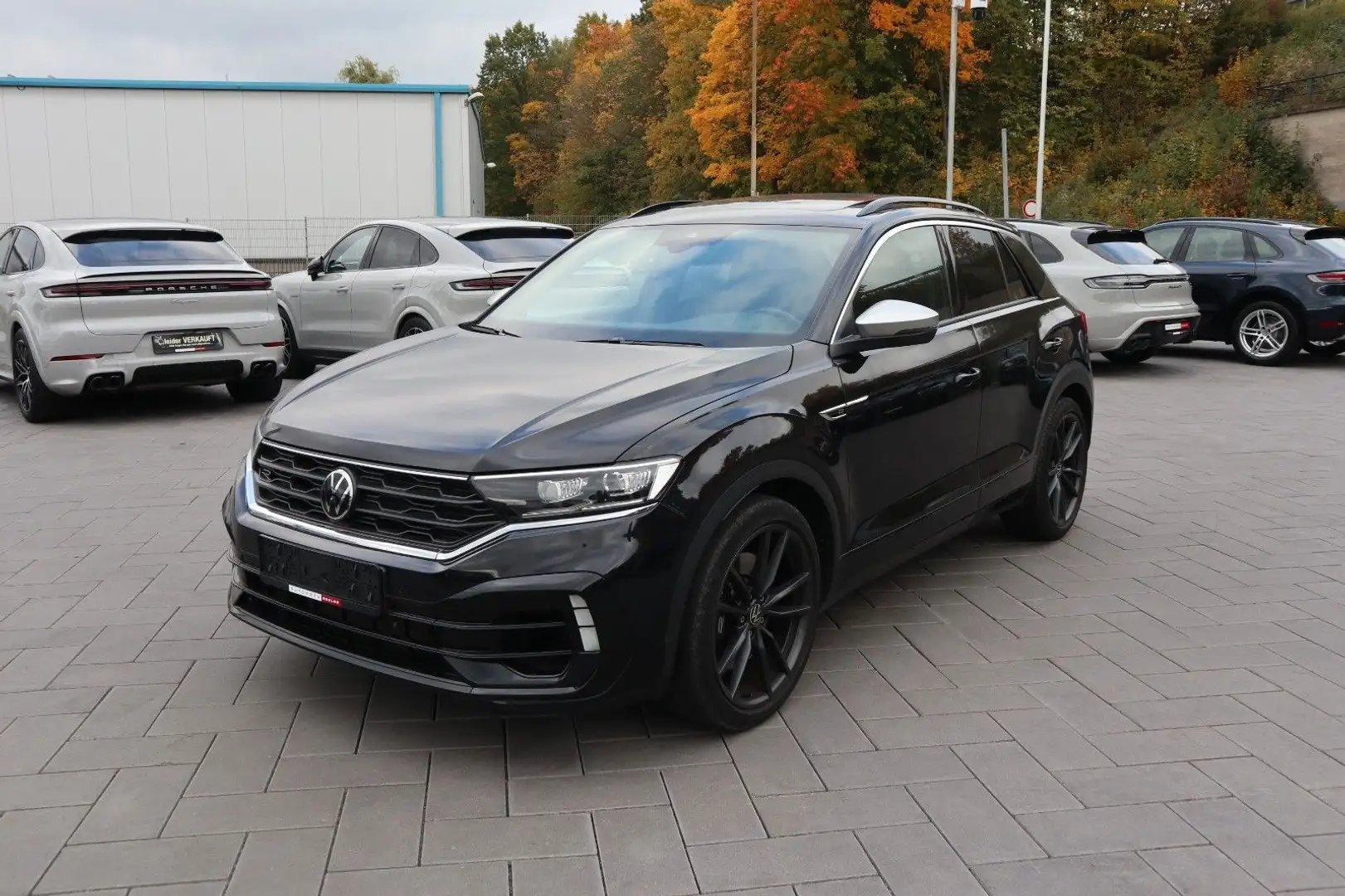 Volkswagen T-Roc R 4Motion*Pano*Akrapovic*R.Kam*DCC*AHK*ACC Zwart - 1