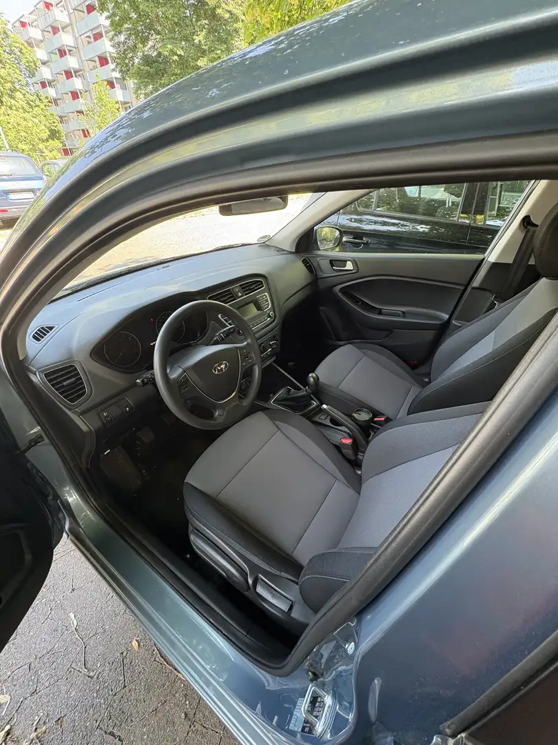 Hyundai i20 blue 1.2 Select - 2