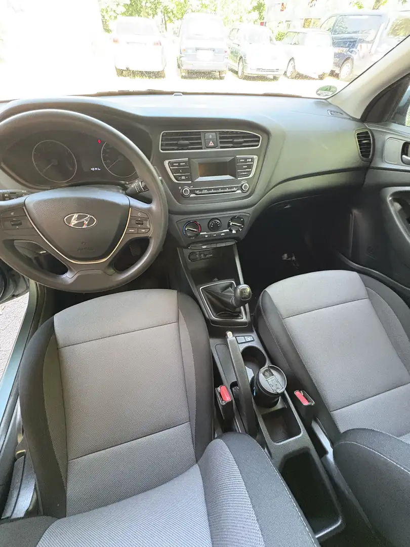 Hyundai i20 blue 1.2 Select - 1