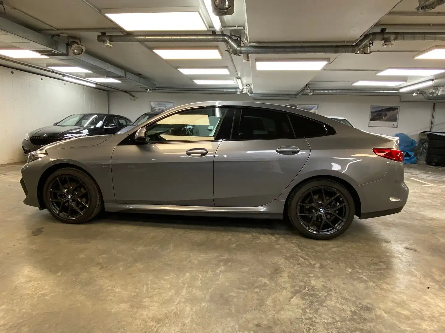 BMW 218 i Gran Coupe M-Sport Autom. Gris - 2