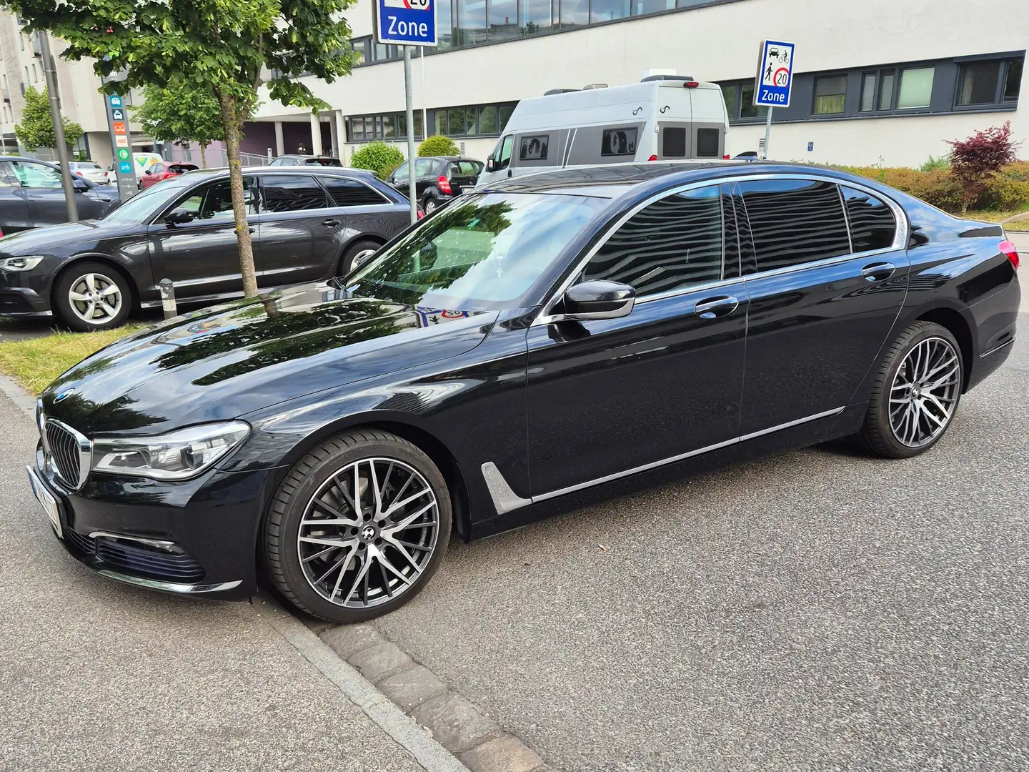 BMW 730 Schwarz - 1