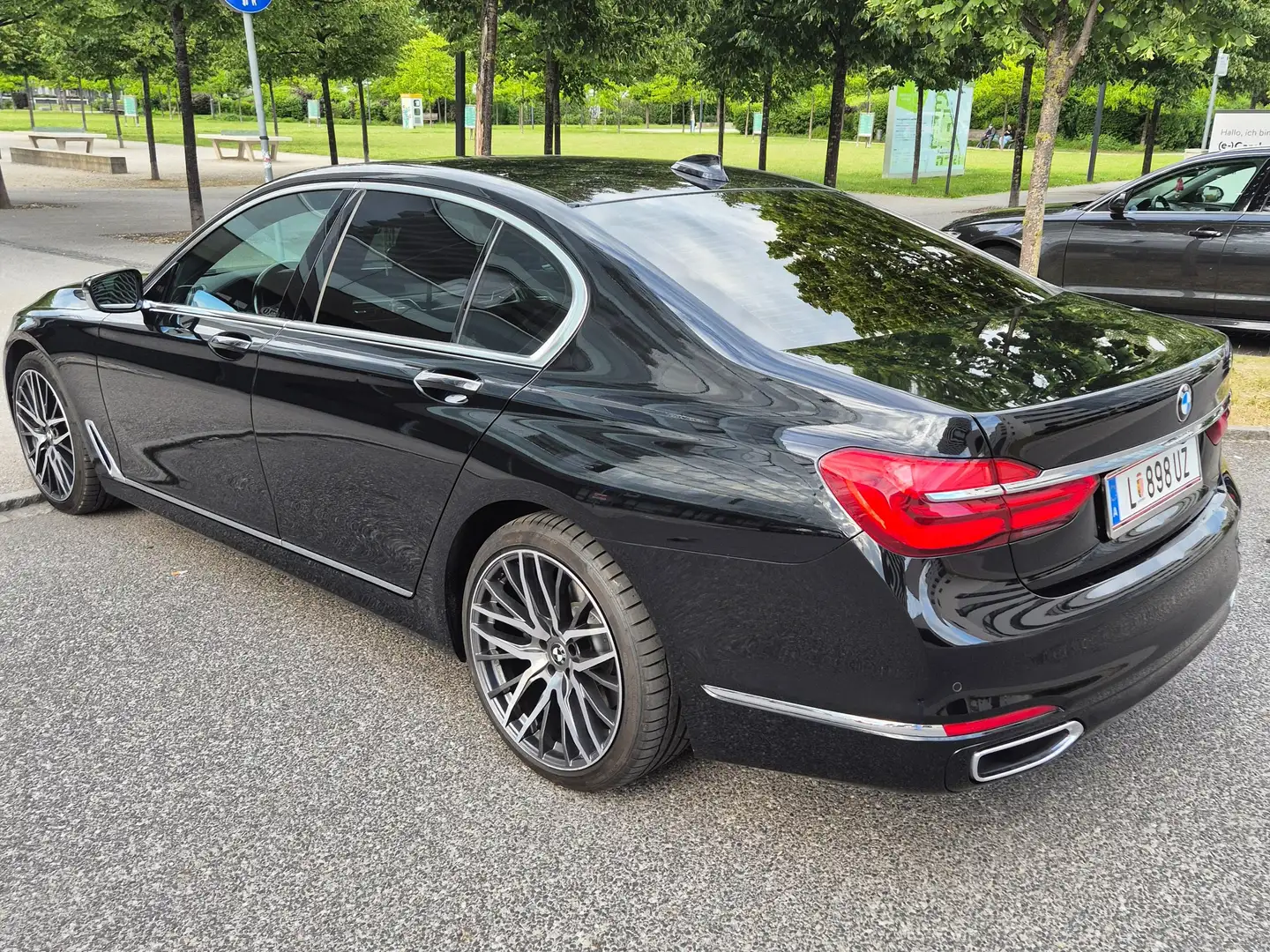 BMW 730 Schwarz - 2