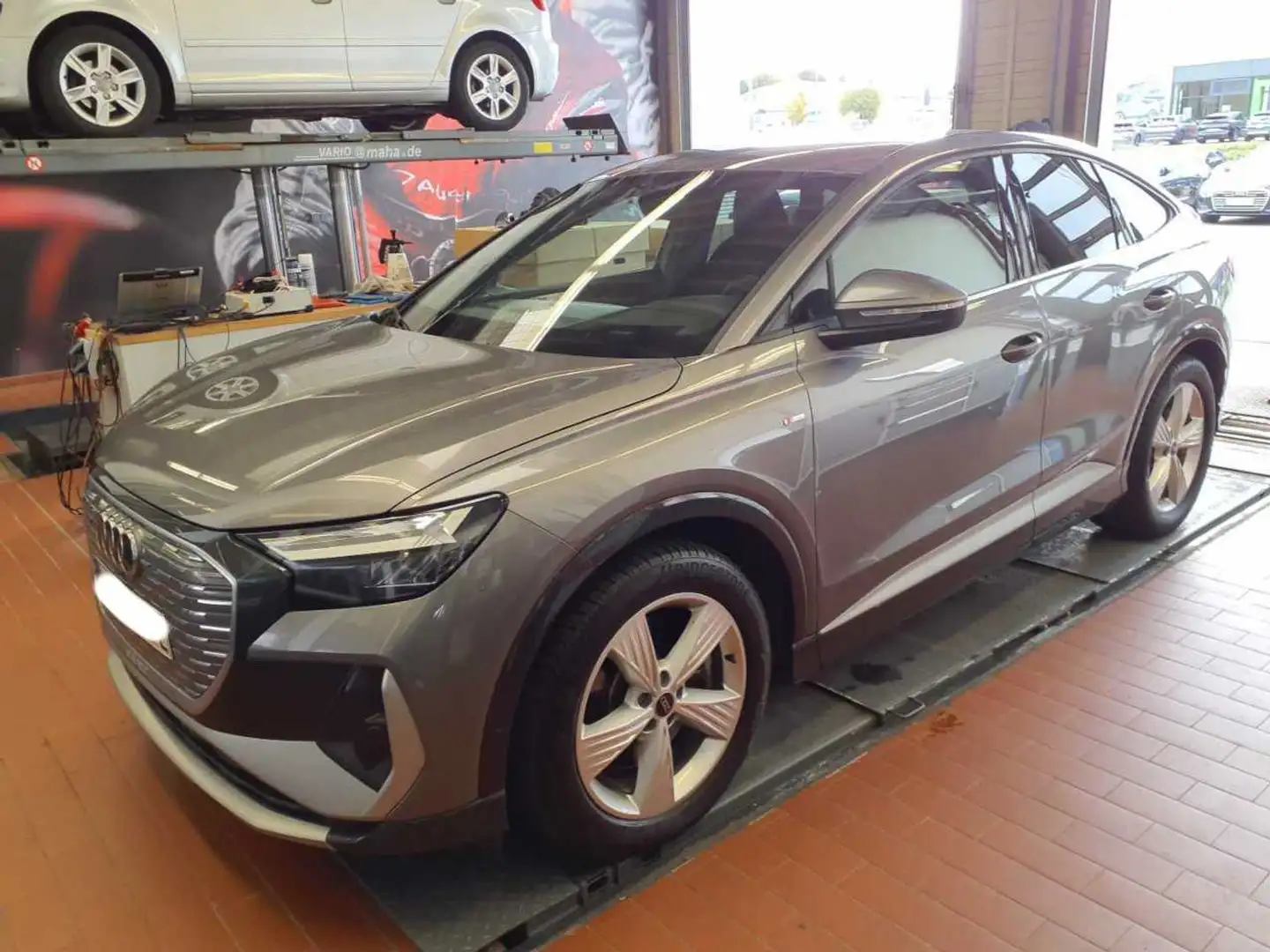 Audi Q4 e-tron Q4 Sportback e-tron S line HUD RearView ACC Wärmep Grau - 2