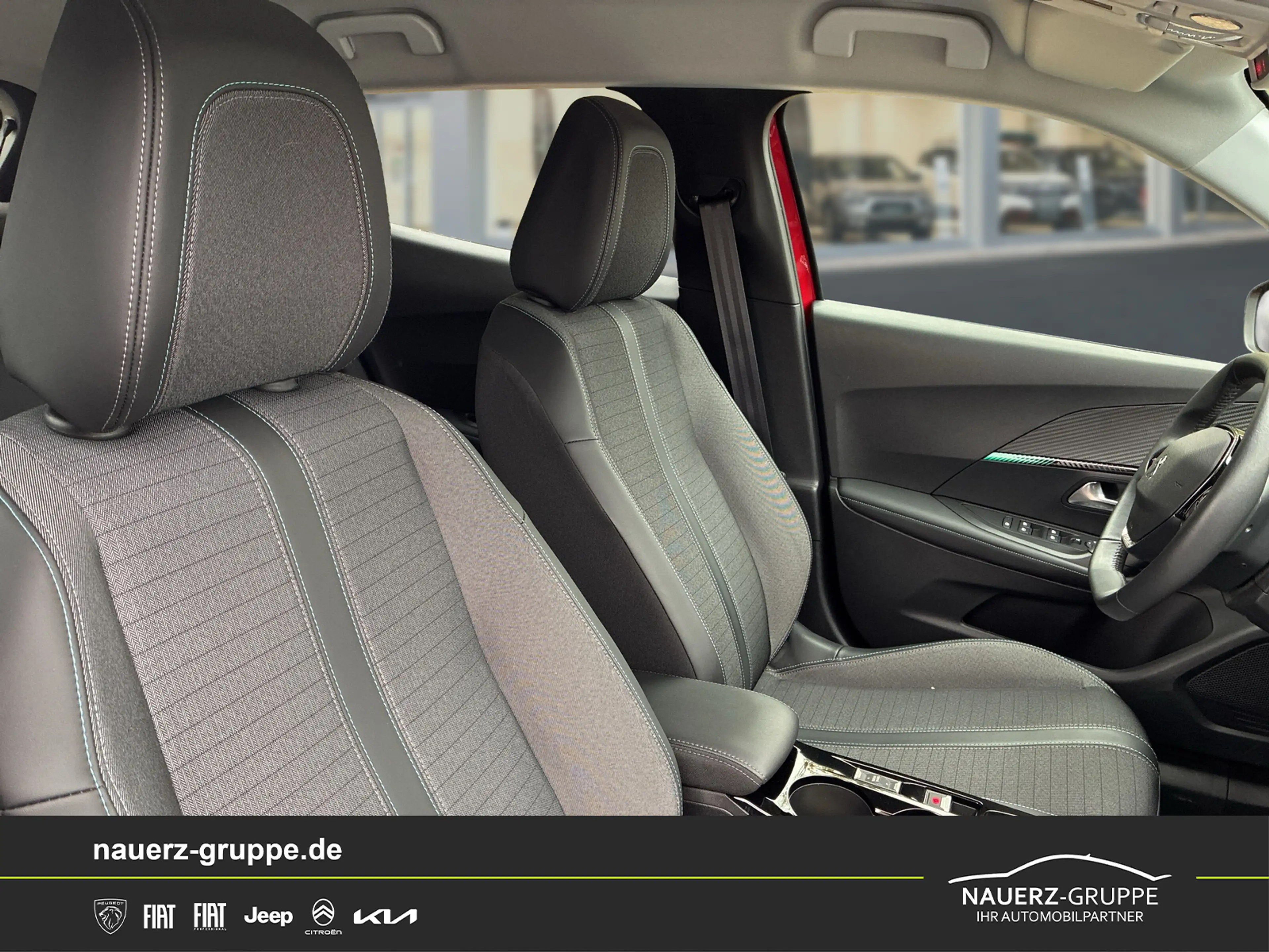 Peugeot e-2008 Allure 136 — photo 9