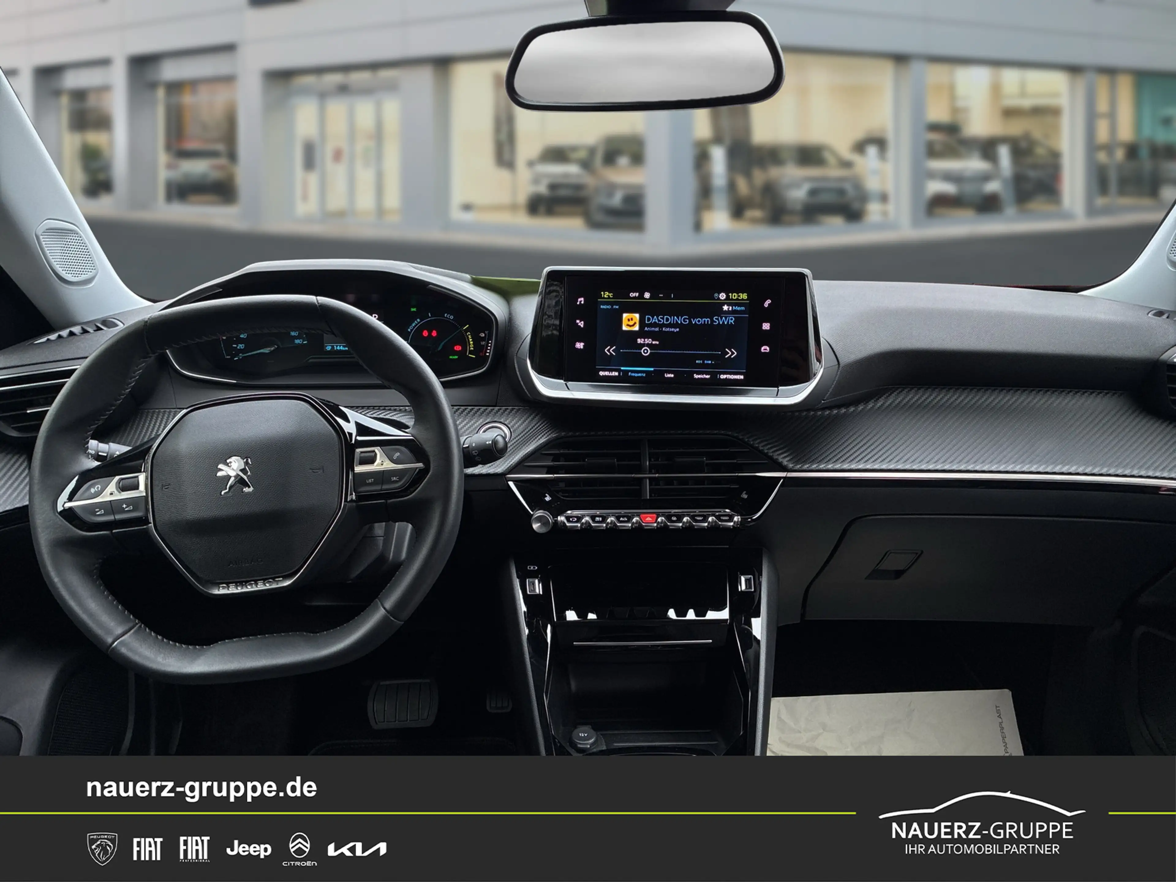 Peugeot e-2008 Allure 136 — photo 11