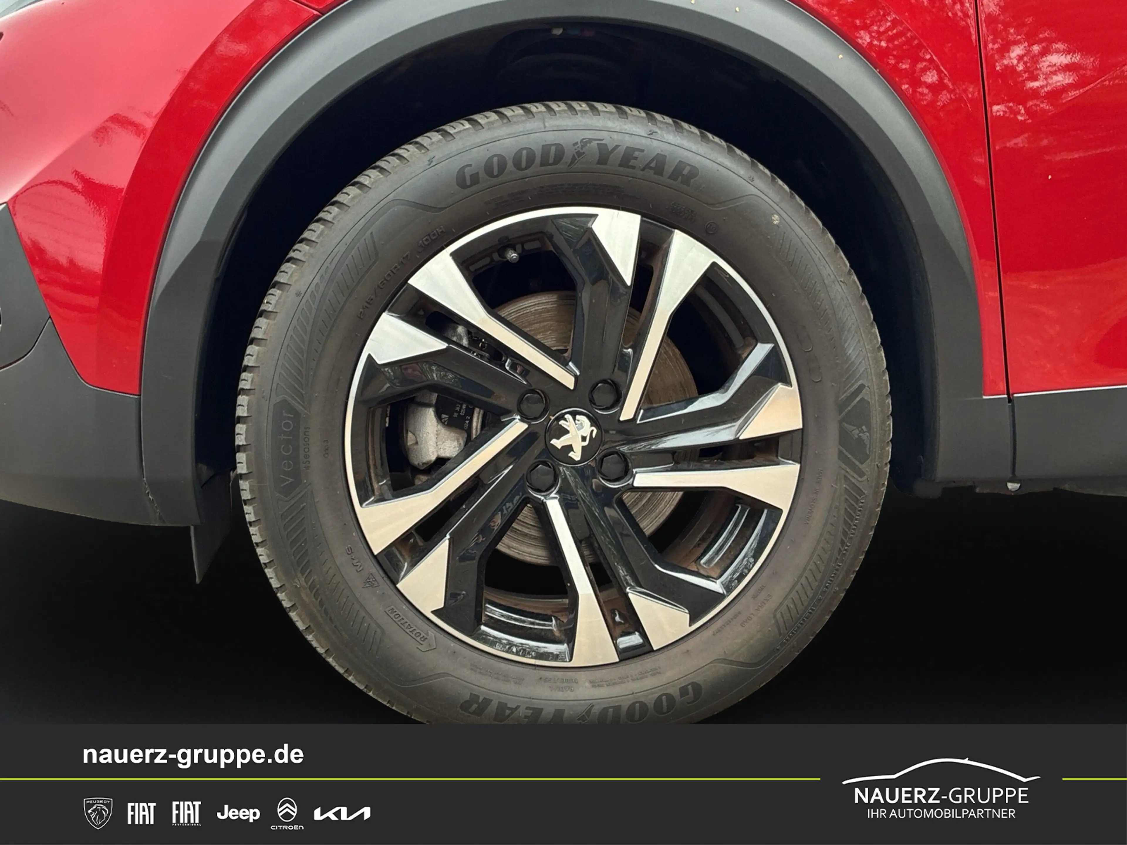 Peugeot e-2008 Allure 136 — photo 5