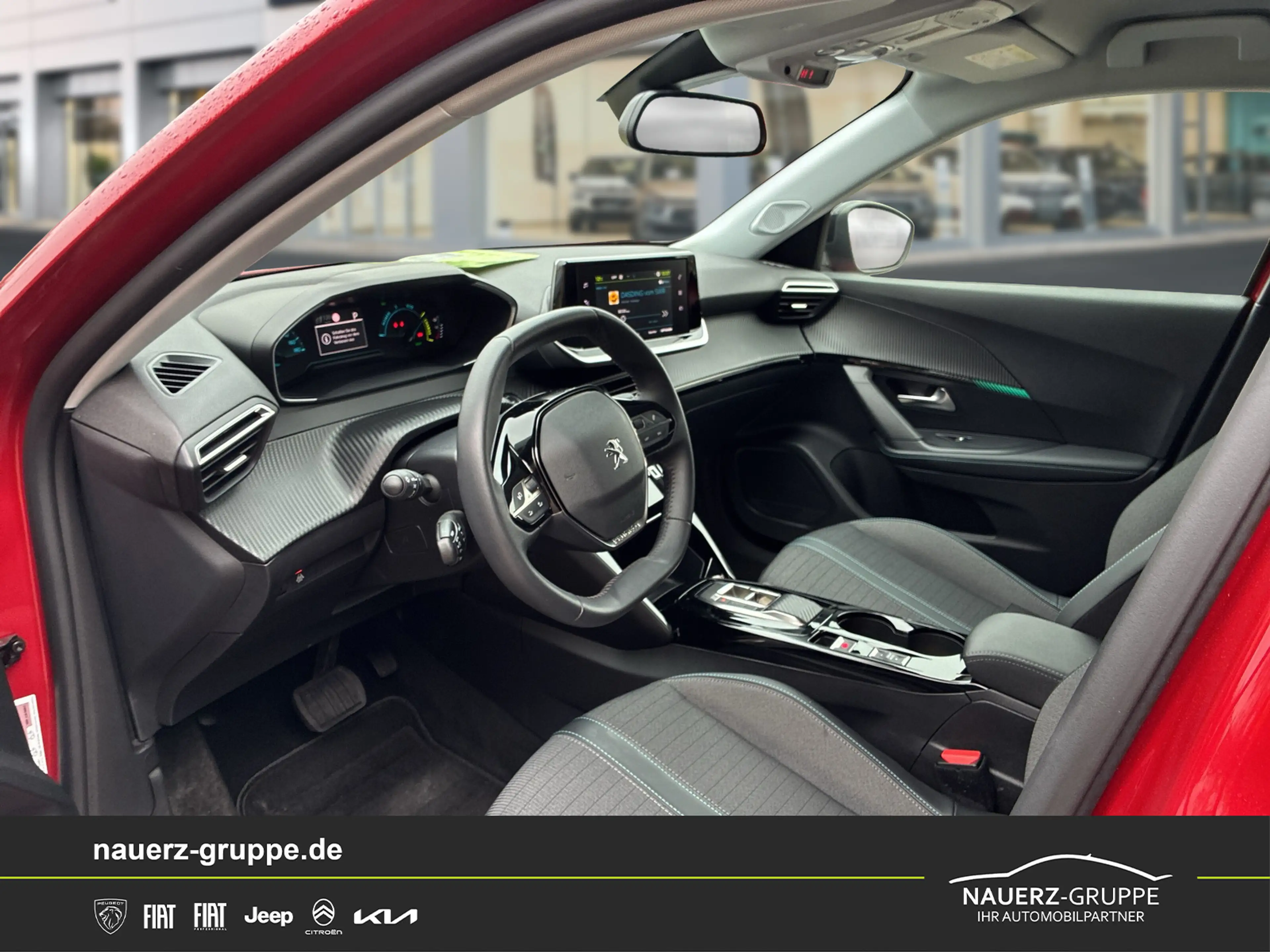 Peugeot e-2008 Allure 136 — photo 10